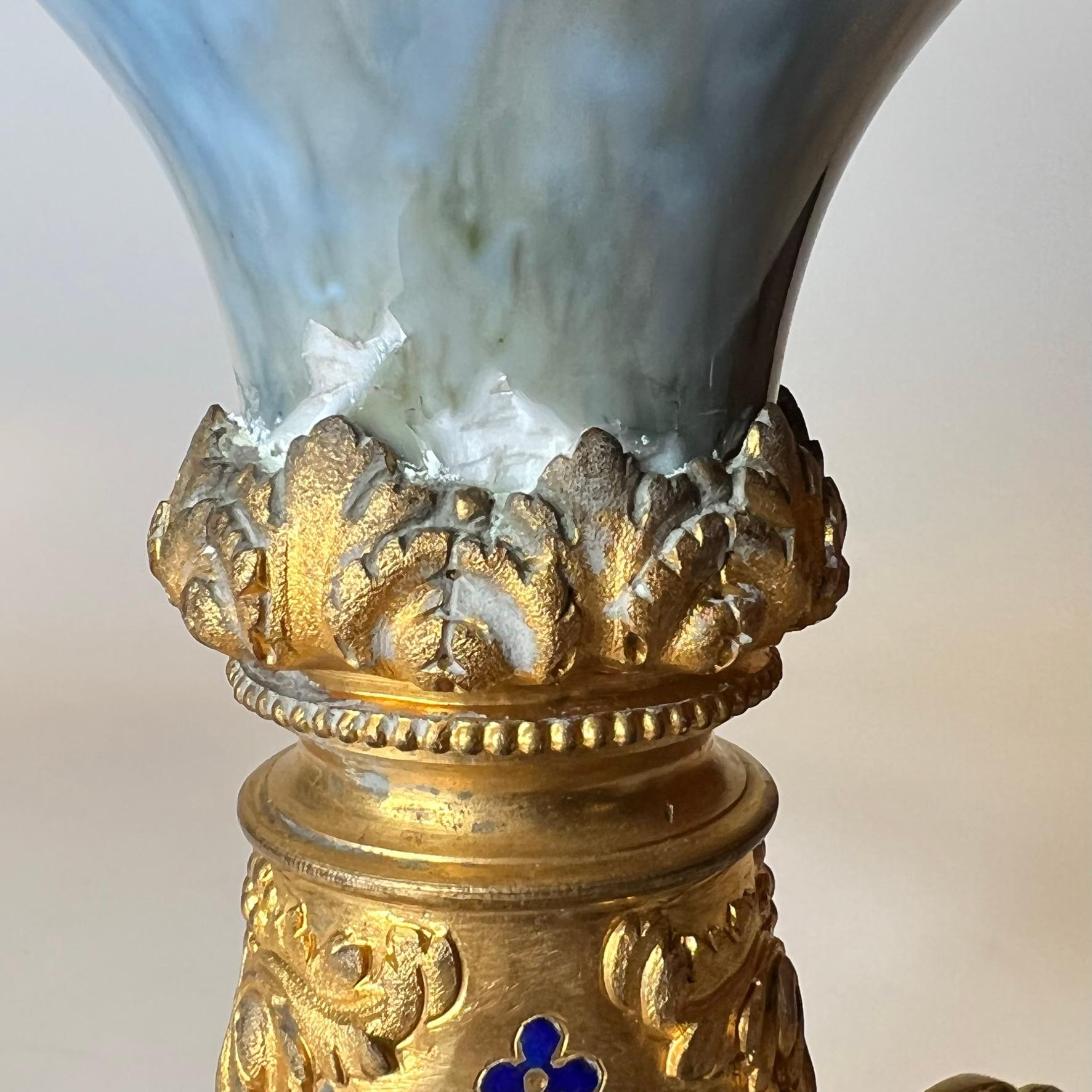 Sevres Schale aus blau glasierter und Champleve-Emaille-Bronze in Sevres-Eierschale im Angebot 13