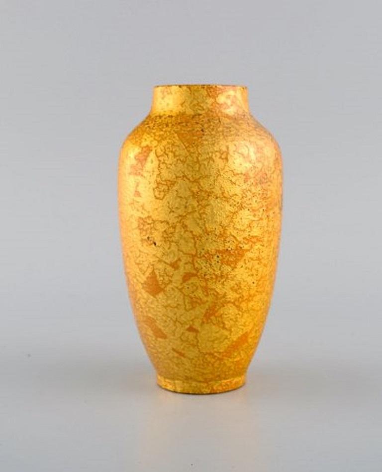 Sevres für Delvaux. Antike Vase aus Keramik mit Goldverzierung. Ca. 1910
Maße: 15 x 8,5 cm.
In ausgezeichnetem Zustand.
Unterschrieben.