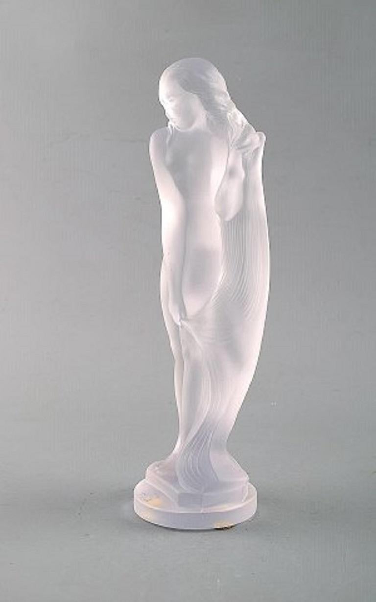Sevres, France. Nude woman figurine in crystal, 1960s.
Measures: 22.5 x 7 cm.
In very good condition.
Incised signature.