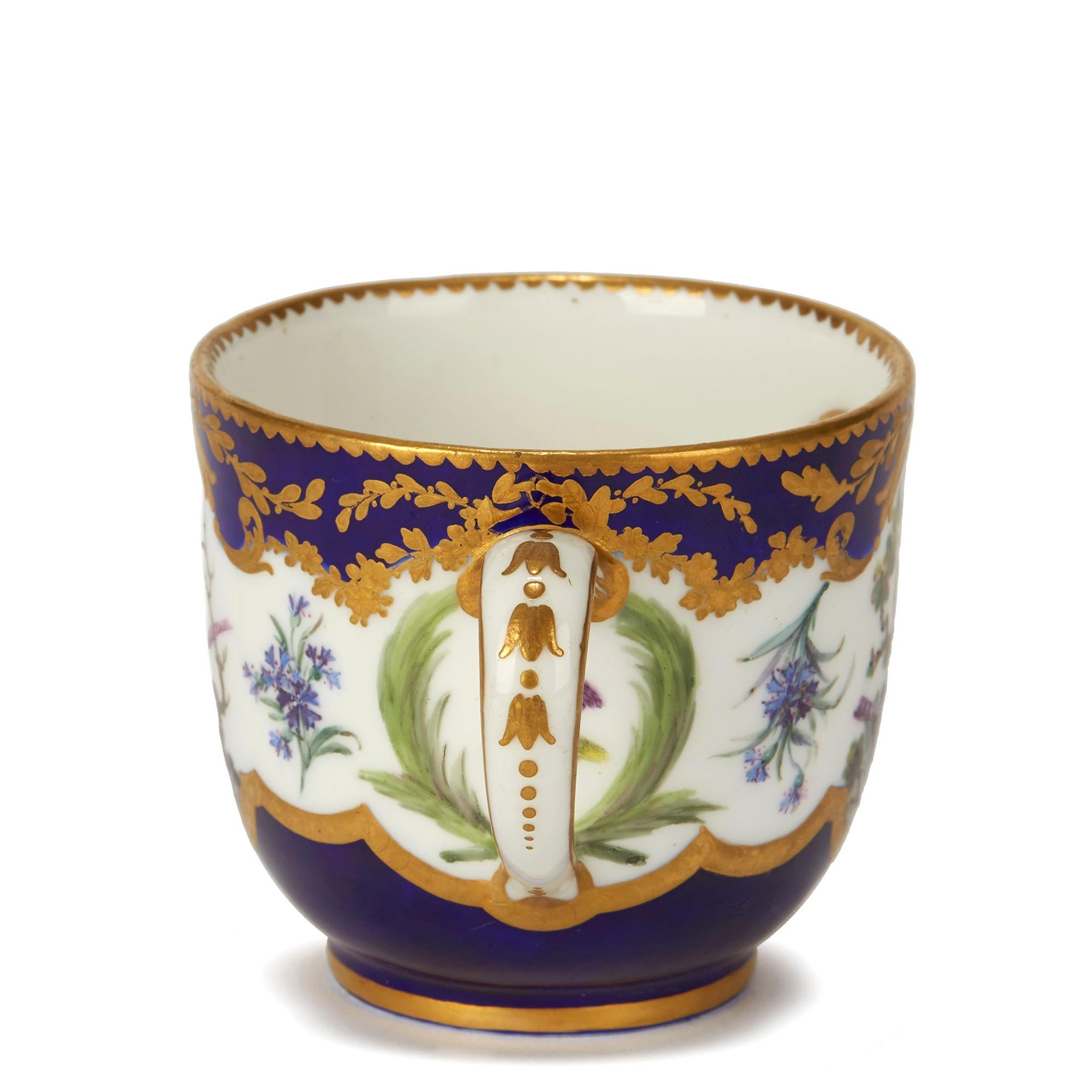 Mid-18th Century Sèvres French Porcelain Hand Painted and Gilded Teacup, circa 1752
