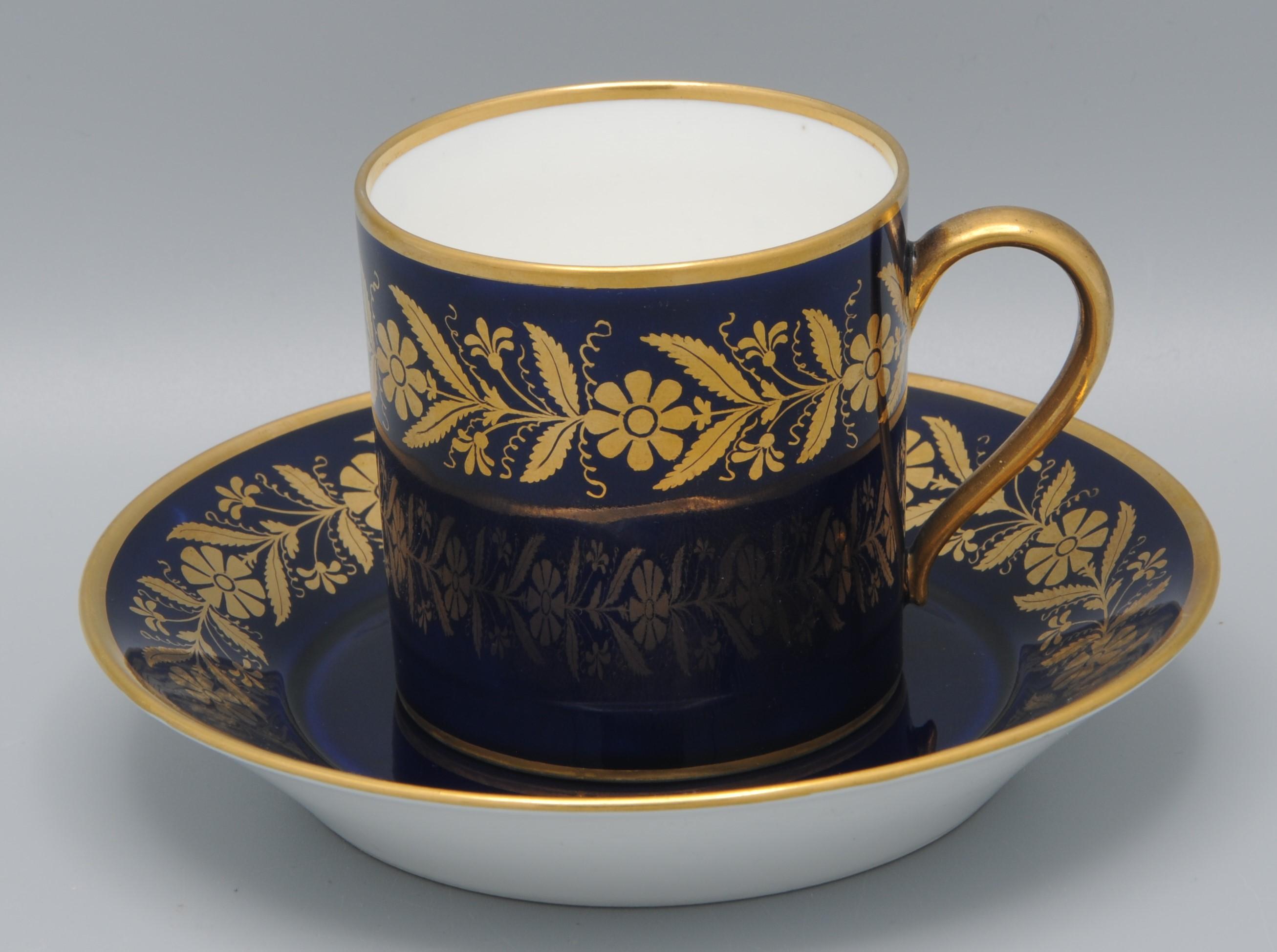 Francese Sèvres - Louis Philippe - Tazza e piattino 'Capraire', inizio XIX secolo in vendita