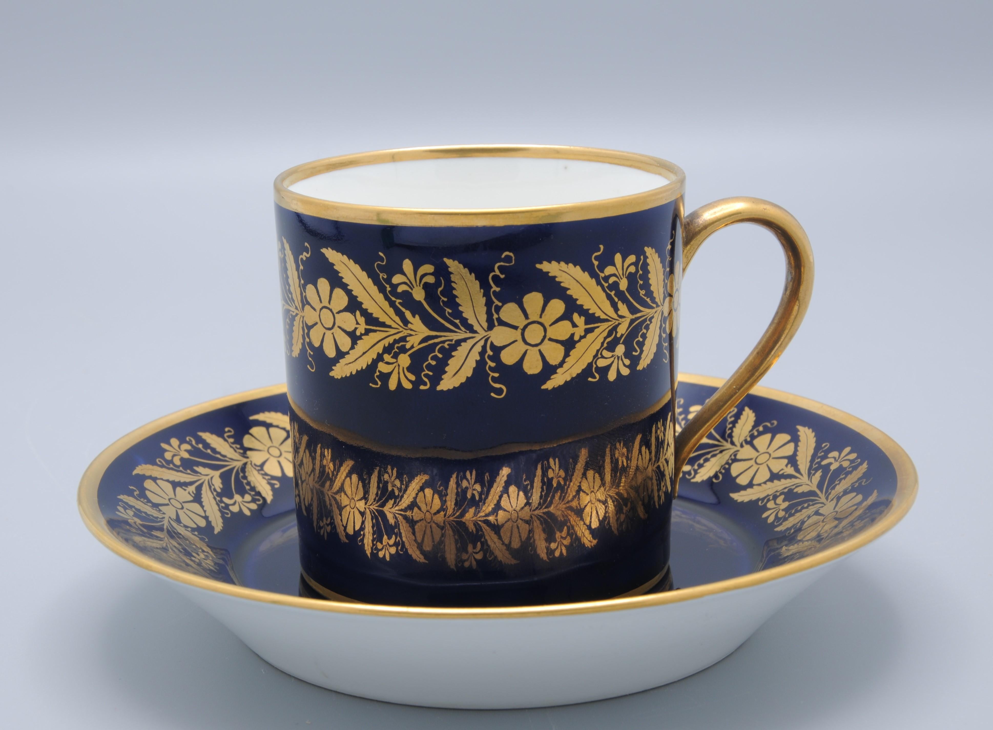 Sèvres - Louis Philippe - Tazza e piattino 'Capraire', inizio XIX secolo In condizioni buone in vendita a DELFT, NL