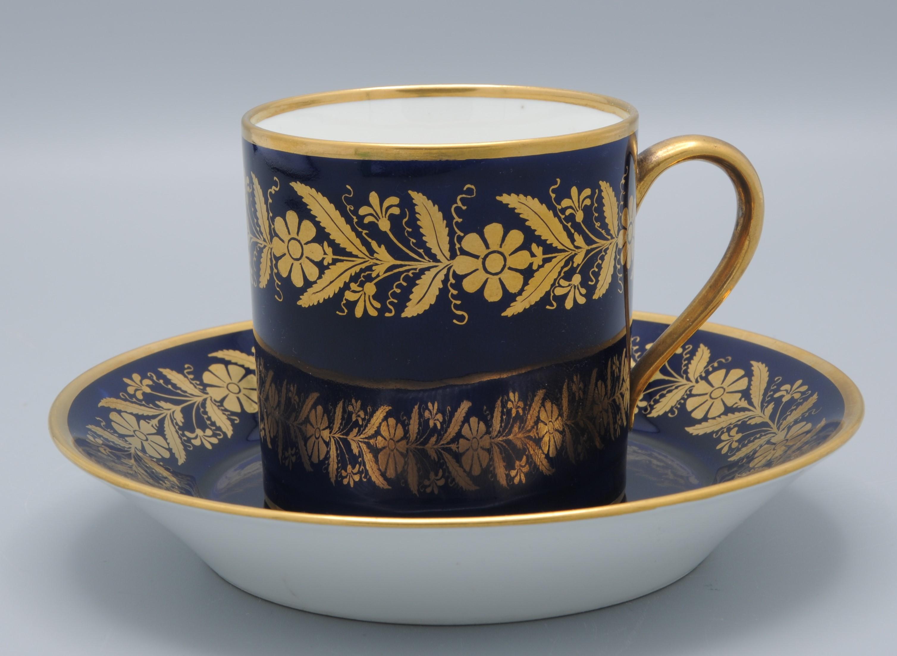 Porcellana Sèvres - Louis Philippe - Tazza e piattino 'Capraire', inizio XIX secolo in vendita