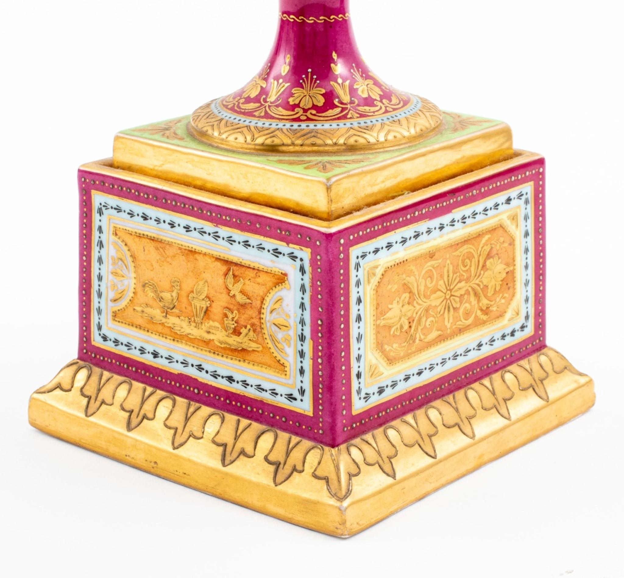 Vase-urne en porcelaine fine de style Sèvres en vente 6
