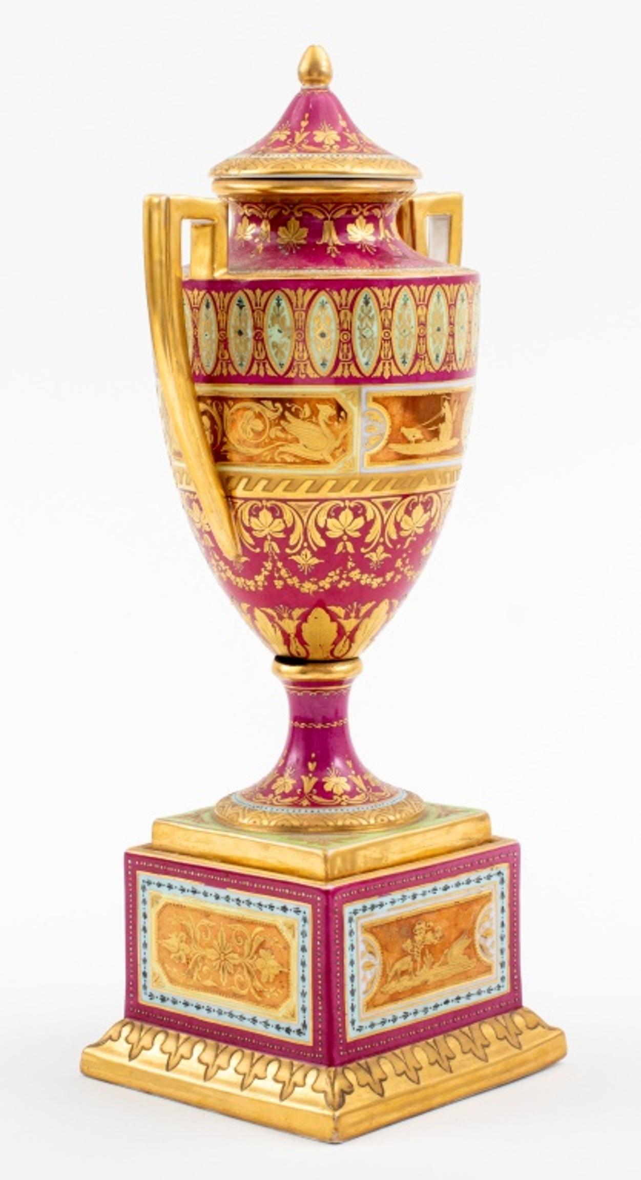 Vase-urne en porcelaine fine de style Sèvres Bon état - En vente à New York, NY