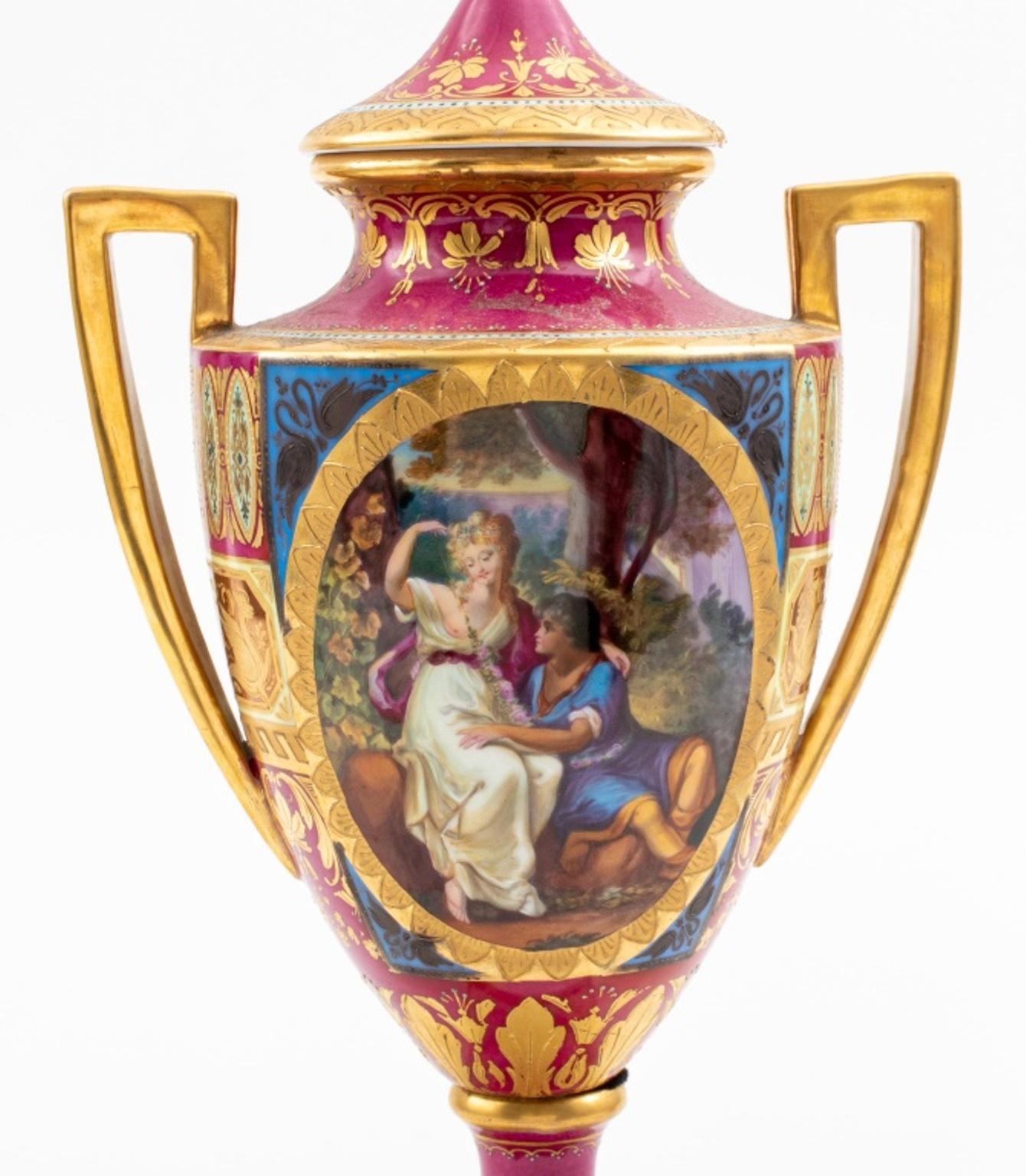 Vase-urne en porcelaine fine de style Sèvres en vente 1