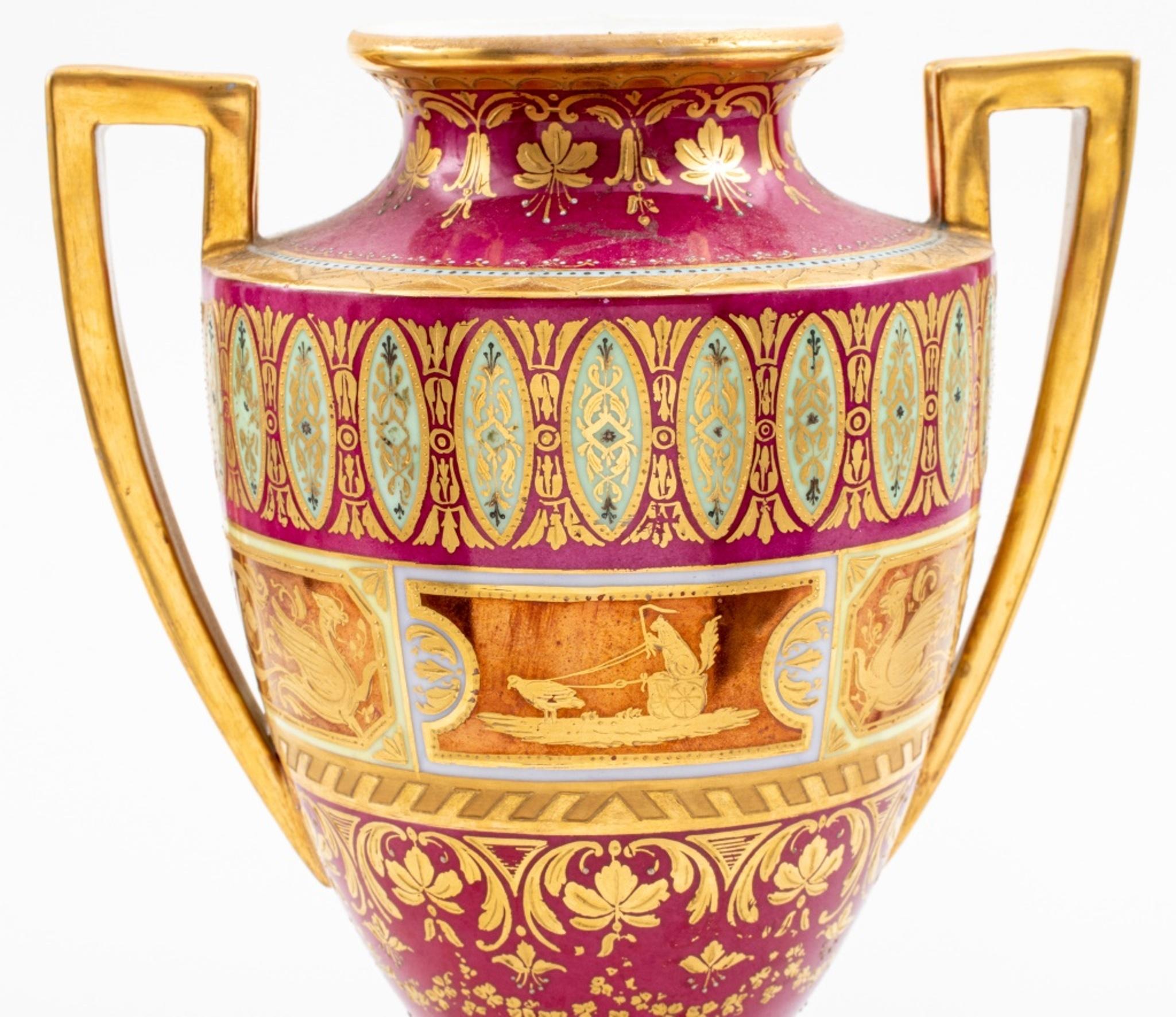 Vase-urne en porcelaine fine de style Sèvres en vente 2