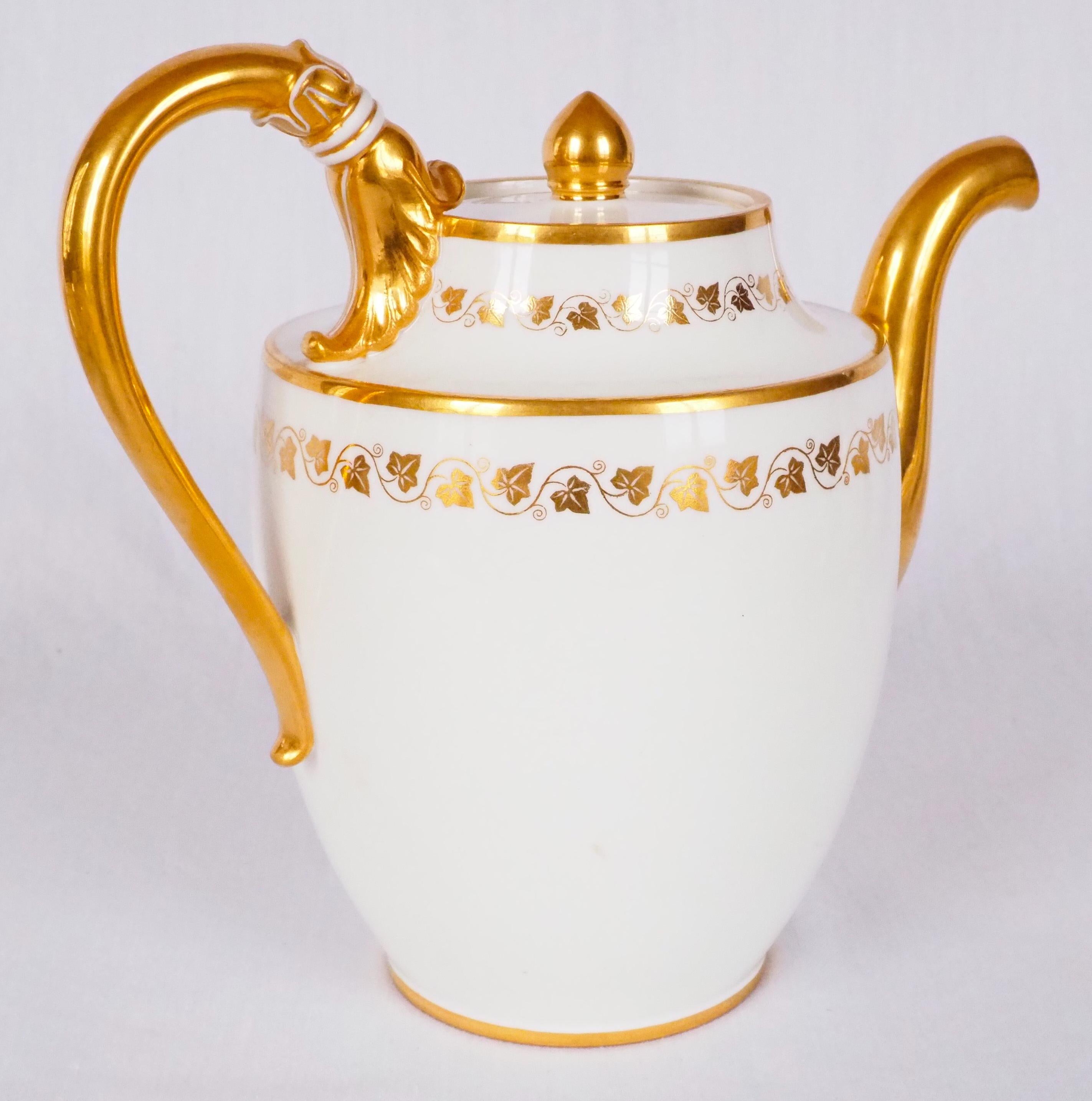 Sevres Manufacture Porcelain Coffee Pot, Royal Coffee Set from Chateau De Bizy In Excellent Condition In GRENOBLE, FR