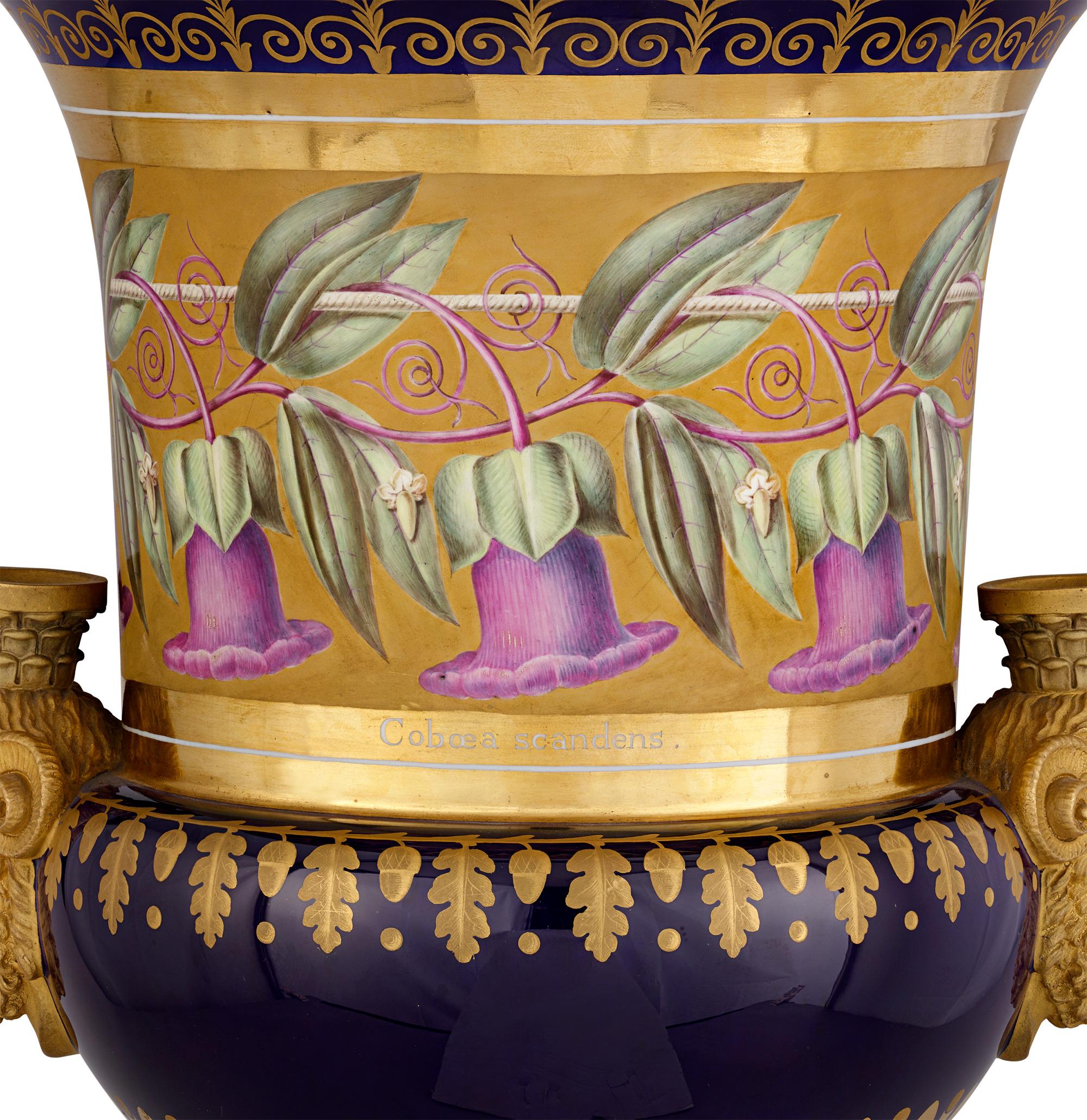 Dorato Vasi Médicis di Sèvres commissionati da Napoleone per Talleyrand in vendita