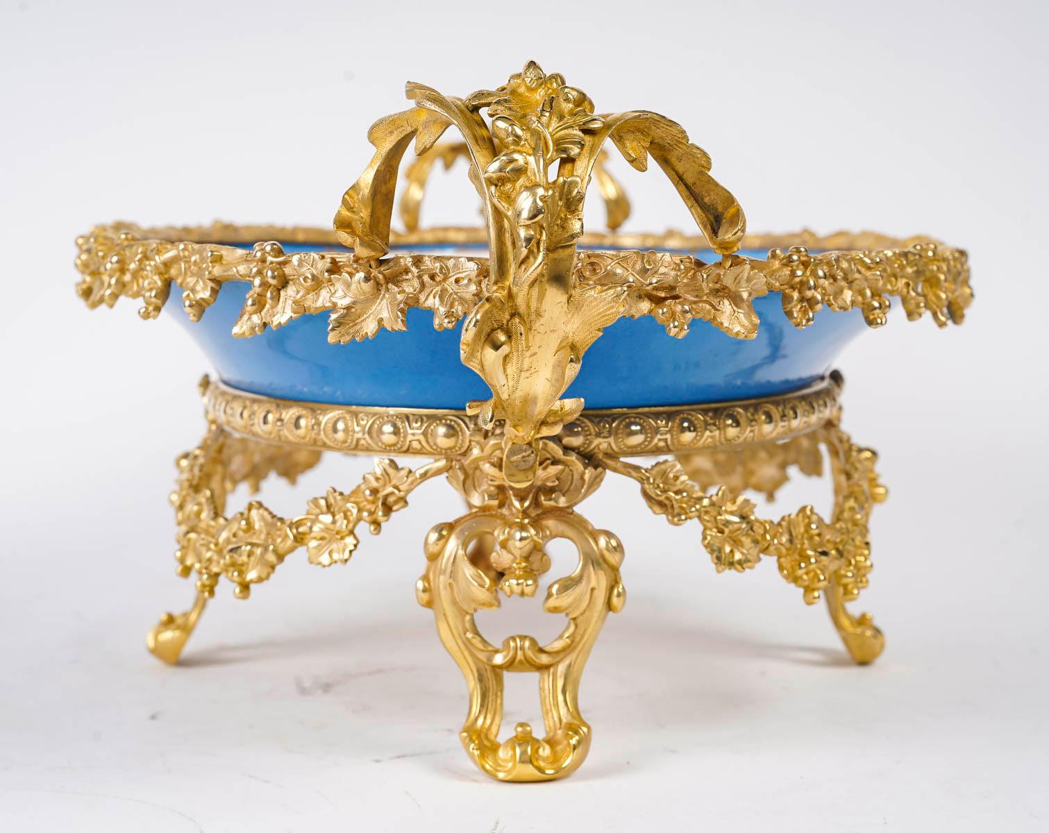 Sèvres Porcelain and Gilt Bronze Bowl, 19th Century, Napoleon III Period. In Good Condition In Saint-Ouen, FR