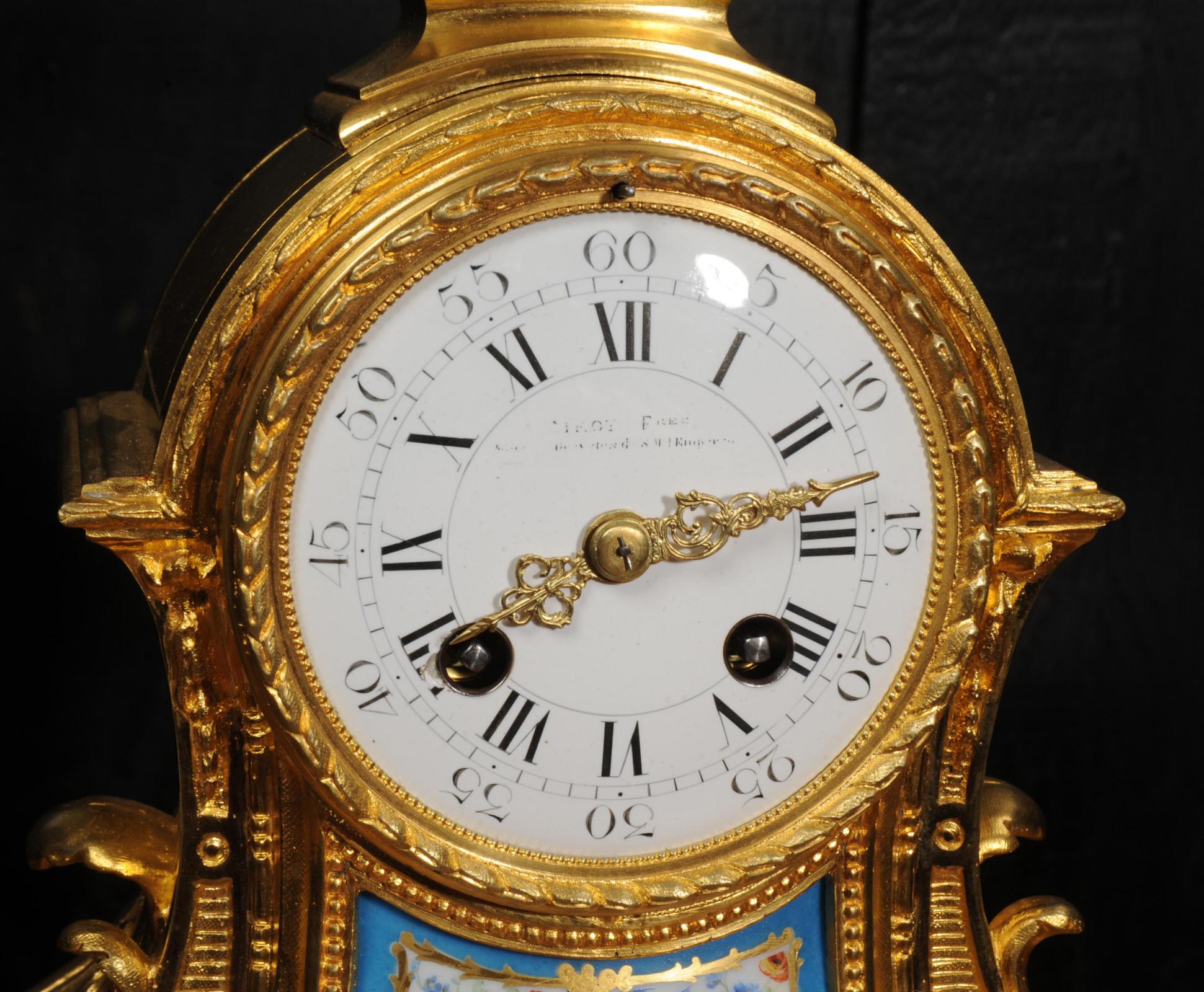 Horloge ancienne française en porcelaine de Sèvres et bronze doré  par Miroy Frères en vente 7