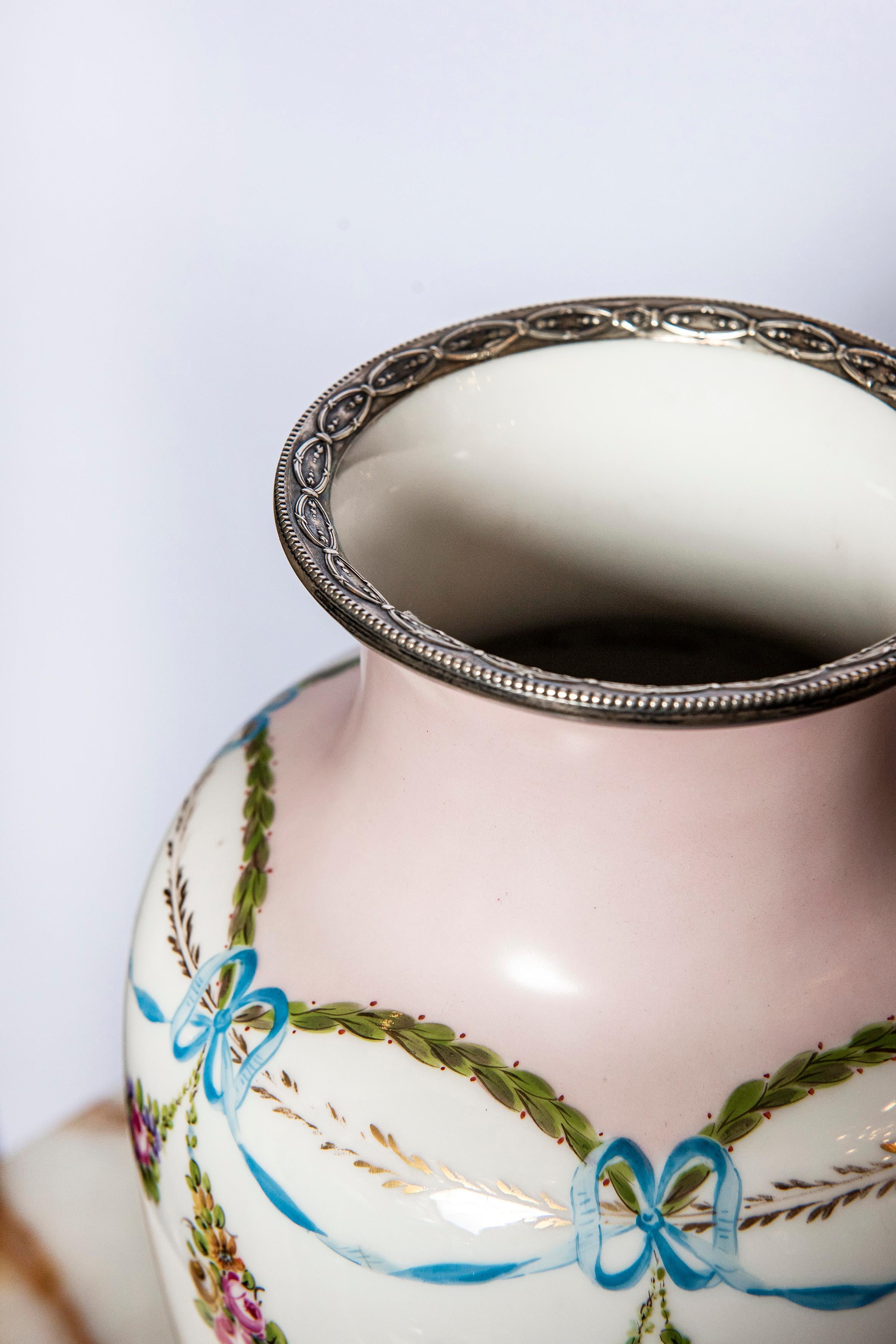 Francese Vaso da fiori in porcellana di Sevres e argento, Francia, 1870 circa in vendita