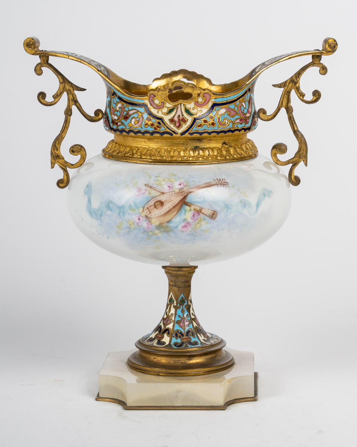 Porcellana Ciotola in porcellana di Sèvres, periodo Napoleone III, XIX secolo. in vendita