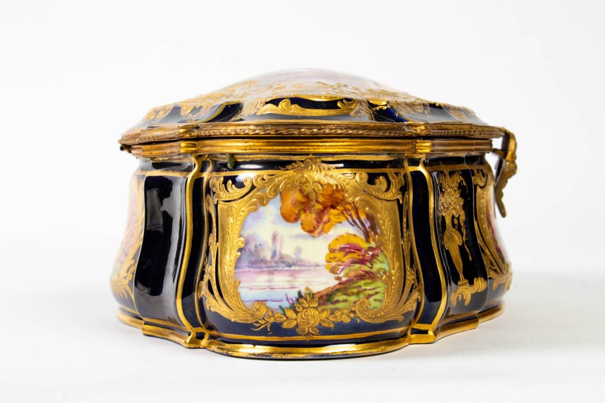 Sèvres Porzellandose, 19. Jahrhundert, Napoleon III (Vergoldet)