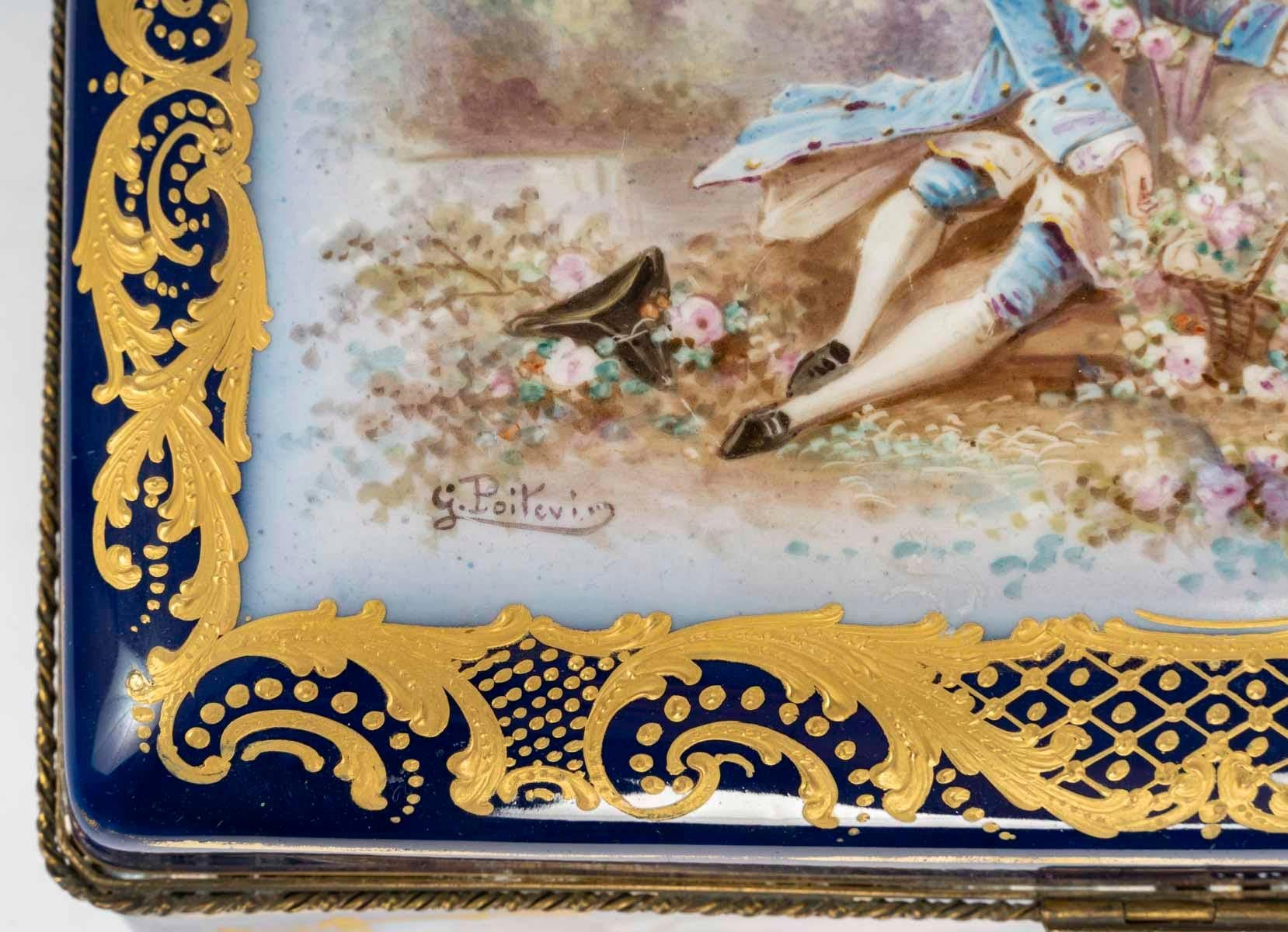 Sèvres Porcelain Box, 19th Century, Napoleon III Period. For Sale 1
