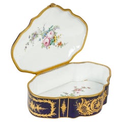 Sèvres Porcelain Box, Napoleon III Period, 19th Century.
