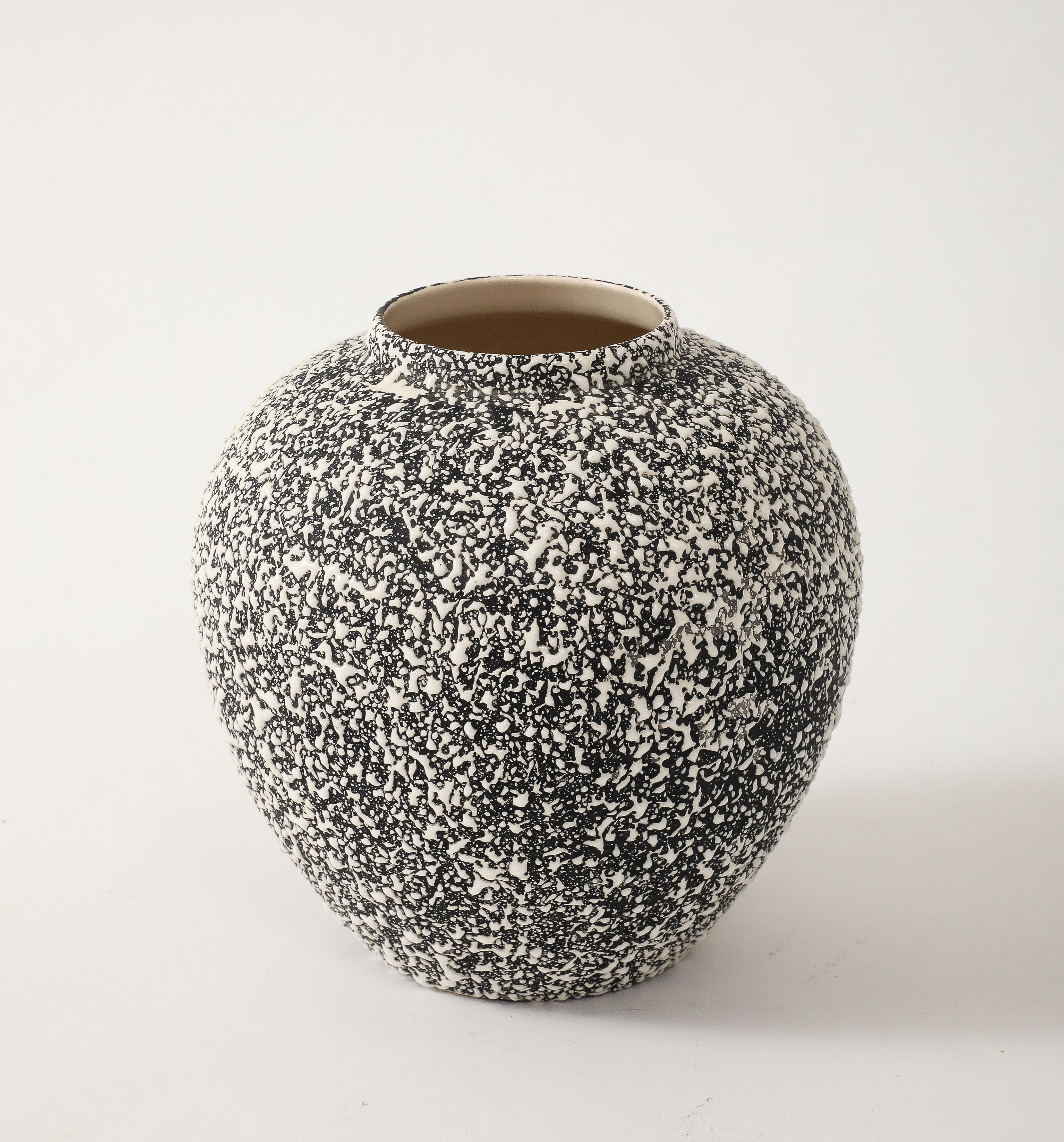 Grande vaso in porcellana Art Deco screziato bianco e marrone di Paul Millet