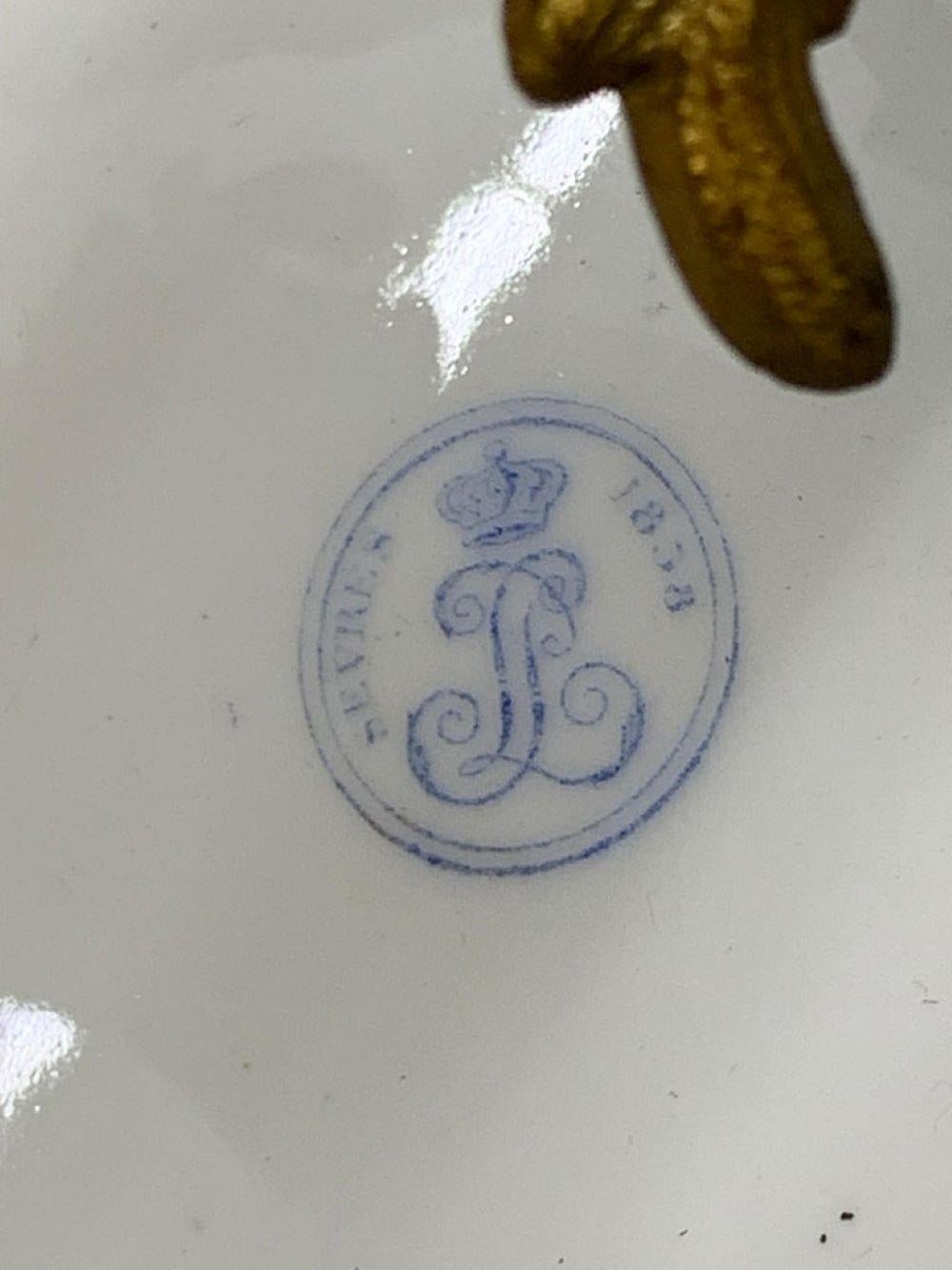 Tazza de Ormolu de porcelana de Sevres, 1838 Servicio Real de Caza del Rey Louis Philippe en venta 10