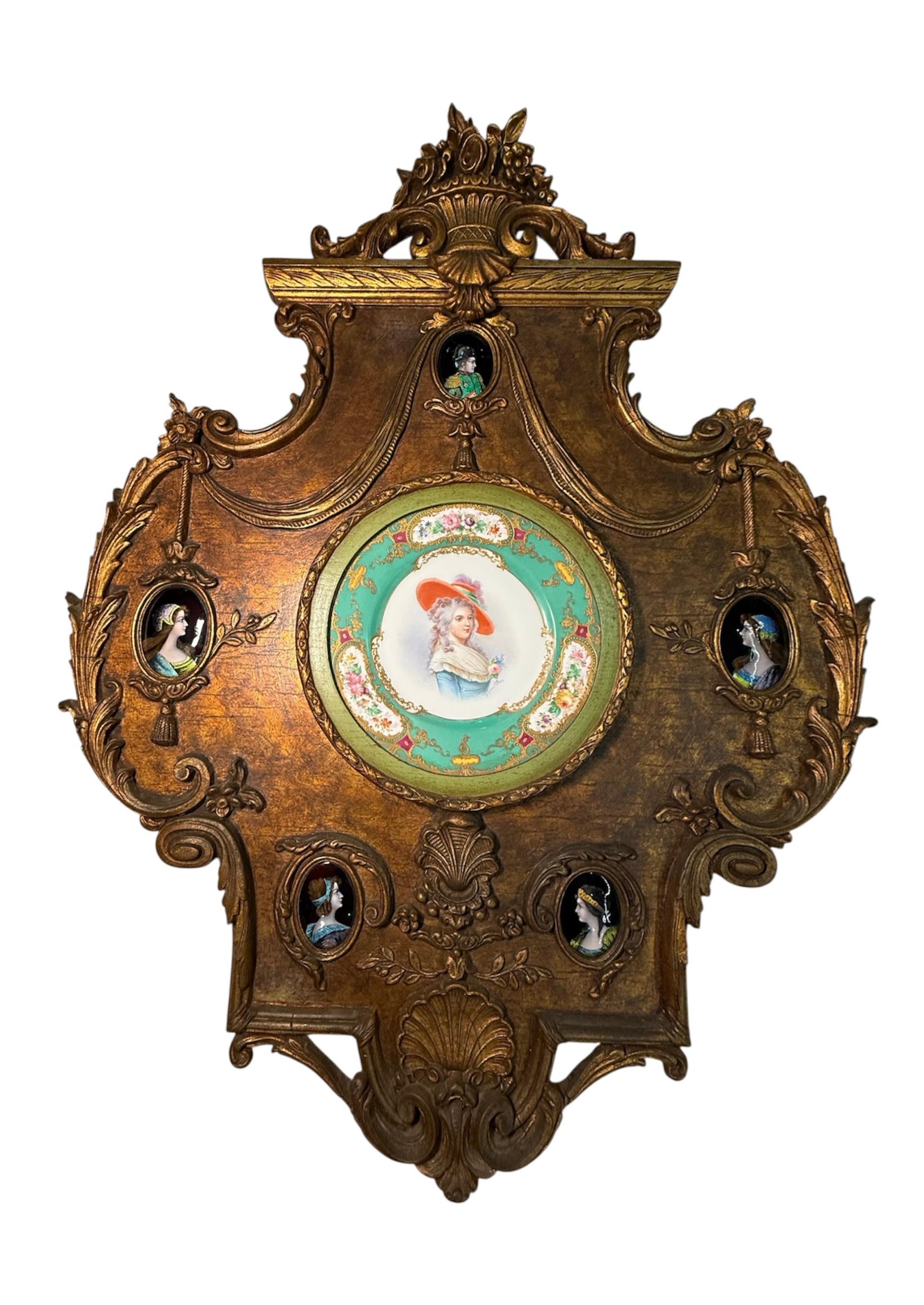 Sèvres Porzellan Portrait Holz Wandtafel im Angebot