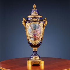 Vase en porcelaine de Sèvres, France, XIXe siècle