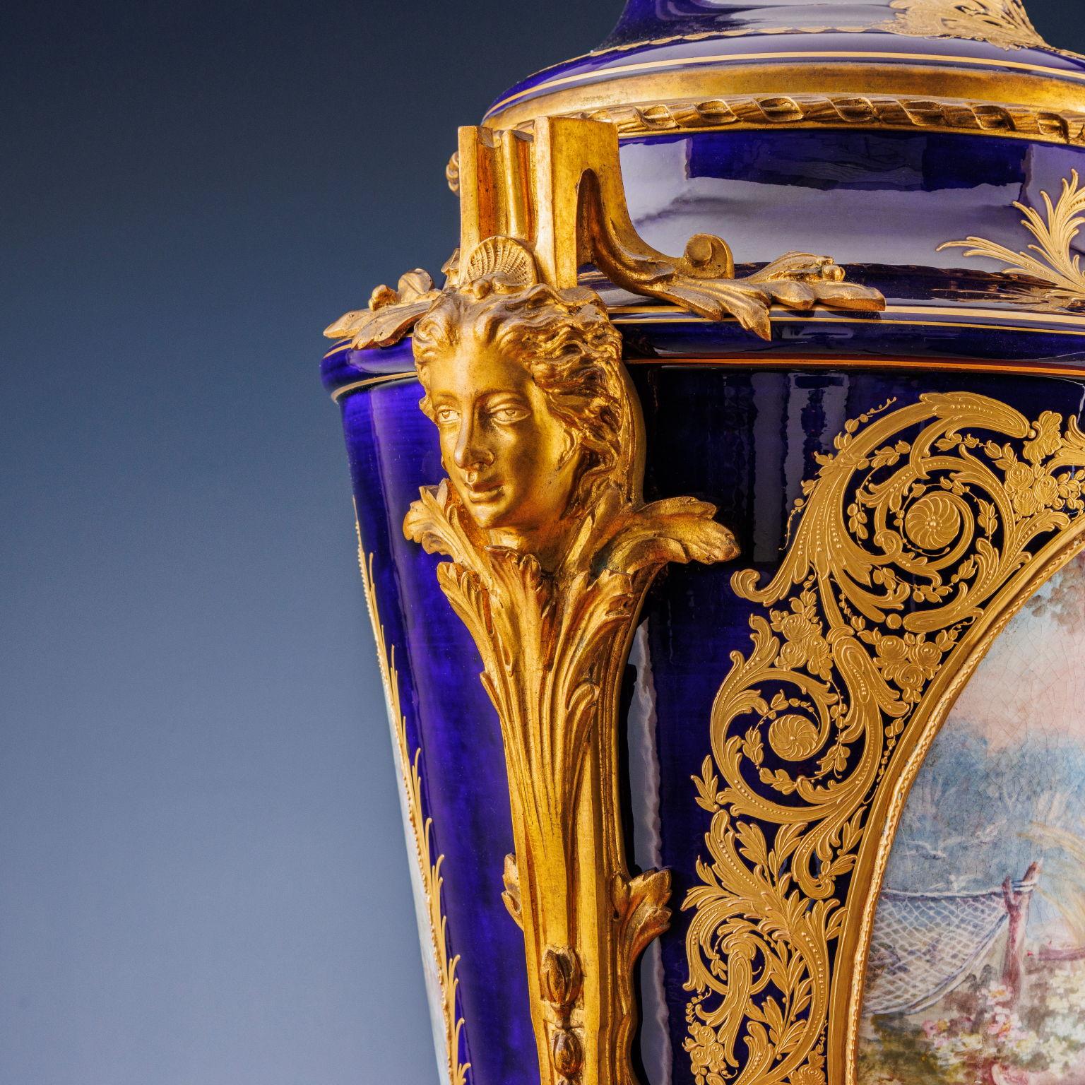 Sèvres Porcelain Vase, France, XIX Century In Good Condition For Sale In Milano, IT
