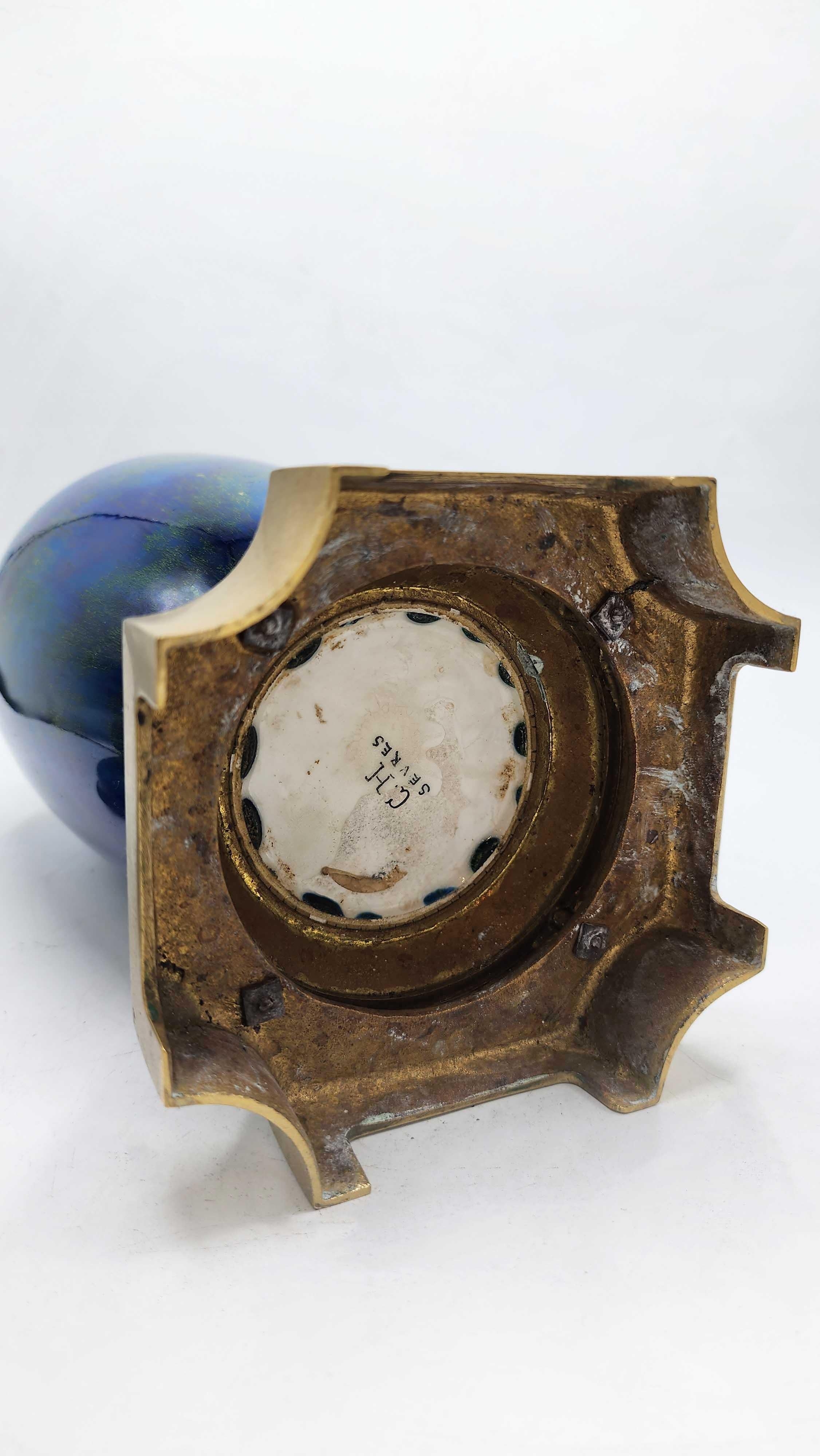 Belle Époque Vaso in porcellana di Sèvres firmato C.C. in vendita