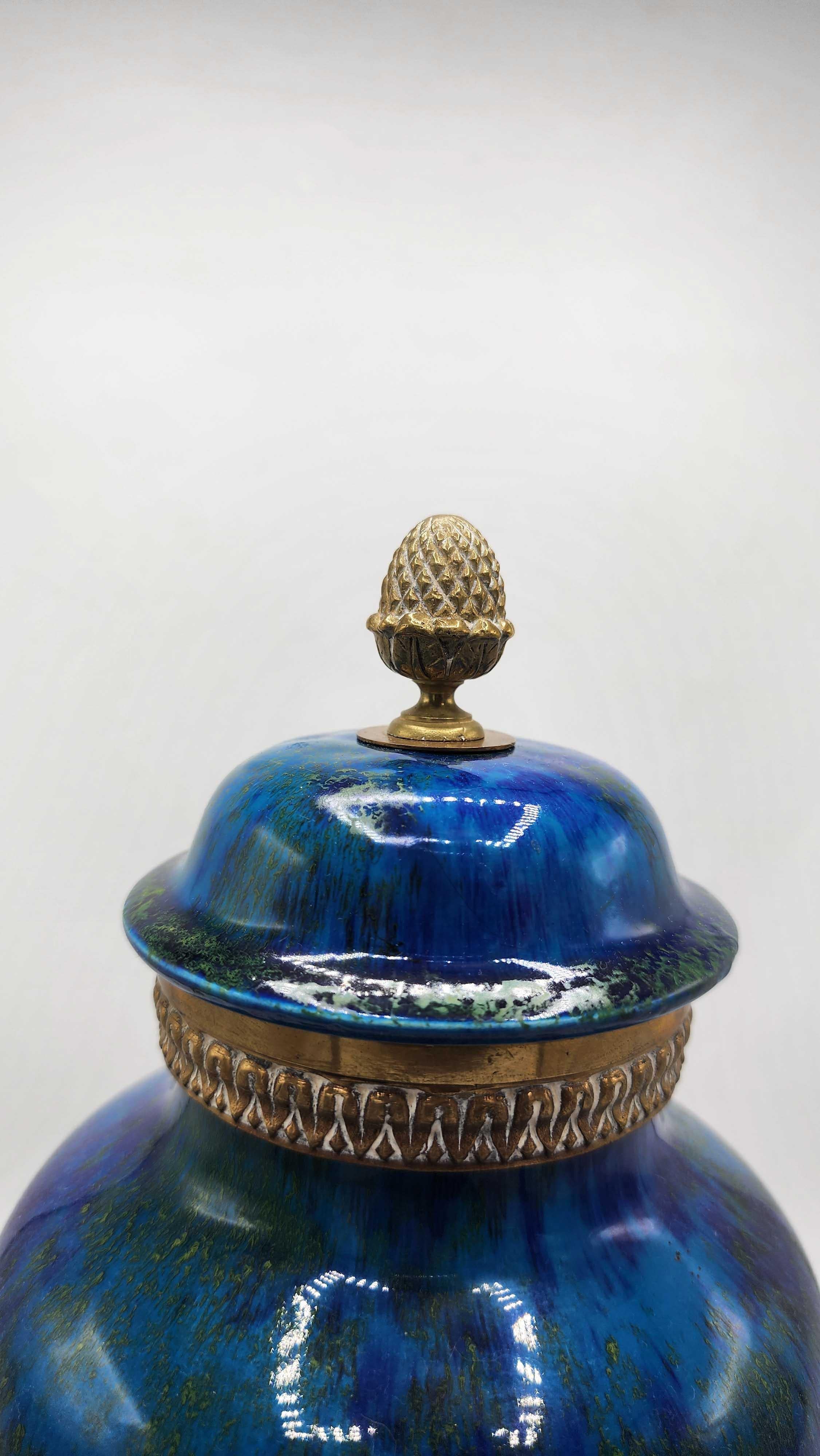Francese Vaso in porcellana di Sèvres firmato C.C. in vendita