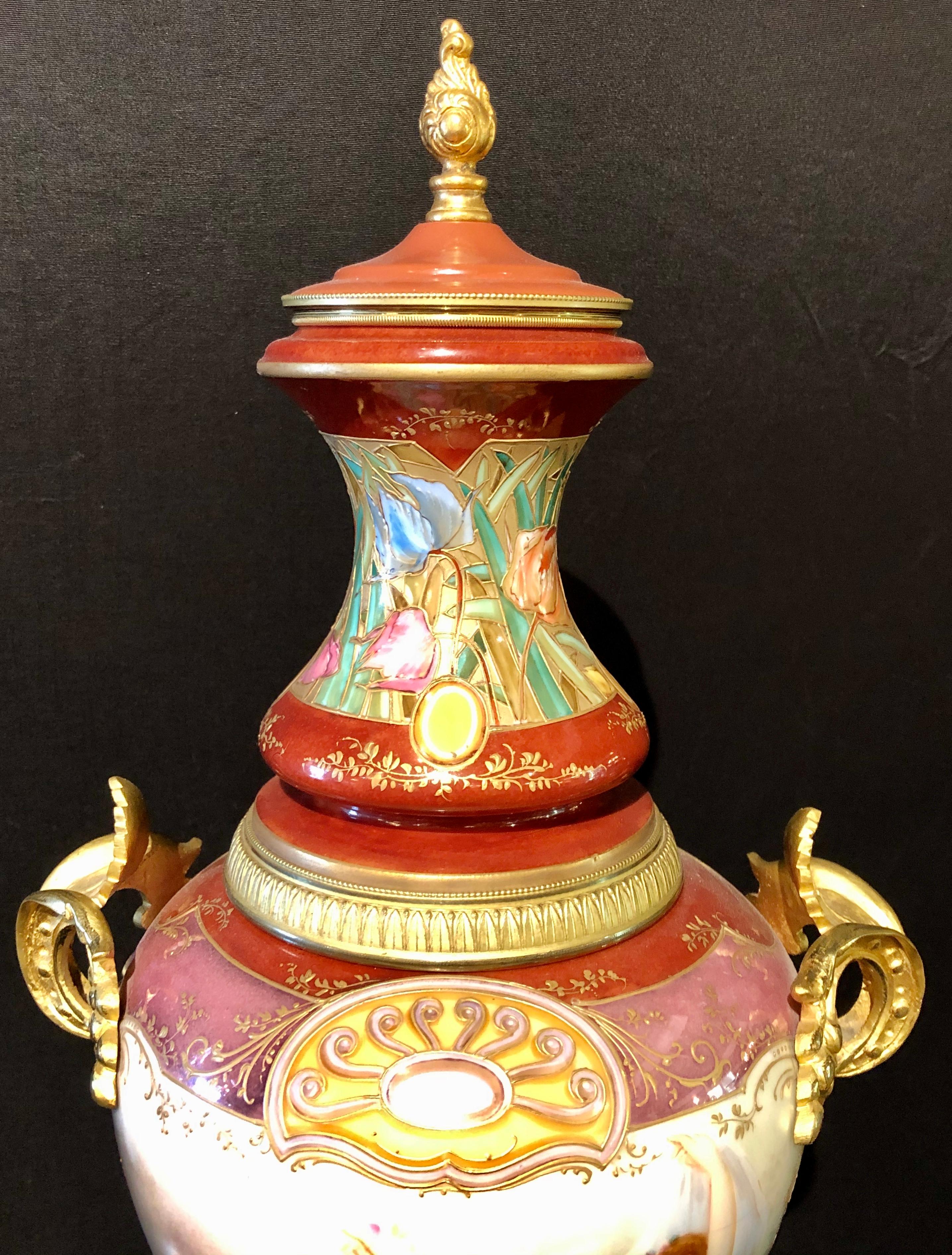 Sevres Spinnerei Urne Vase mit einer Jungfrau & Cherub Malerei Signiert Lingaand im Angebot 4