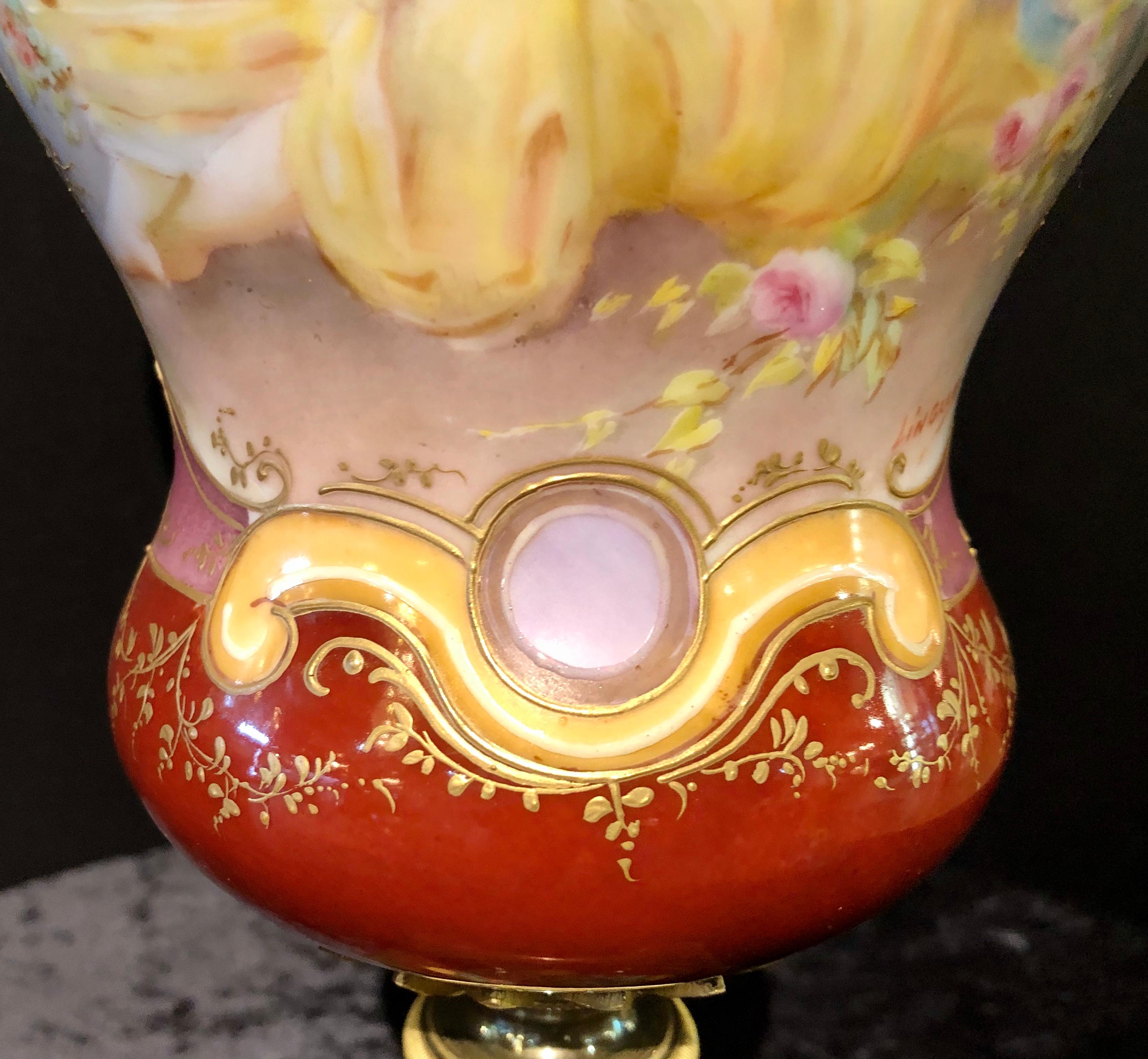Vaso a urna rotante di Sevres con dipinto una fanciulla e un cherubino firmato Lingaand In condizioni buone in vendita a Manhasset, NY