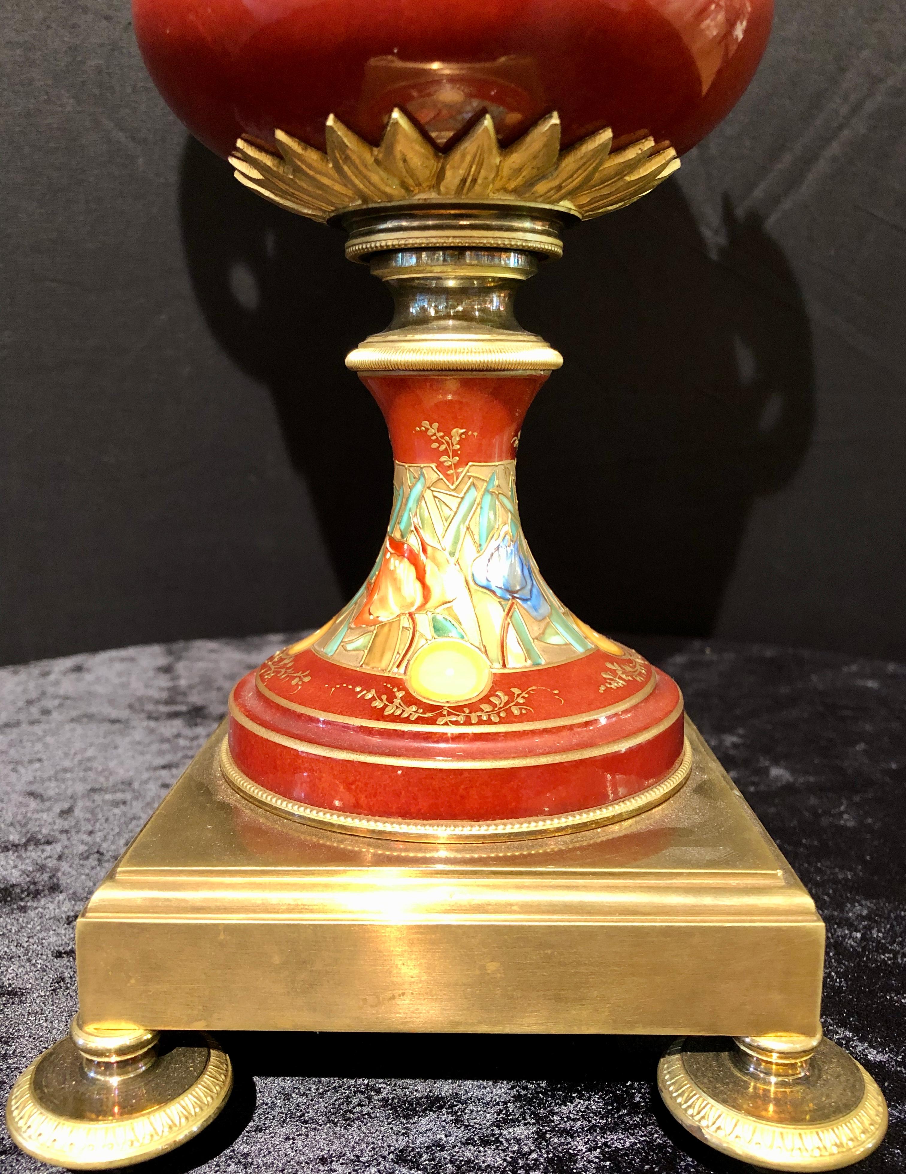 Sevres Spinnerei Urne Vase mit einer Jungfrau & Cherub Malerei Signiert Lingaand im Angebot 2
