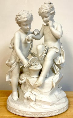 Svres-Stil Biskuitgruppe von Kindern mit Blumen in Landschaft