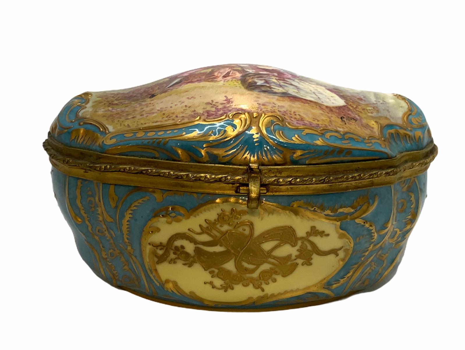 Sevres Style French Porcelain Trinket Box In Good Condition In Guaynabo, PR