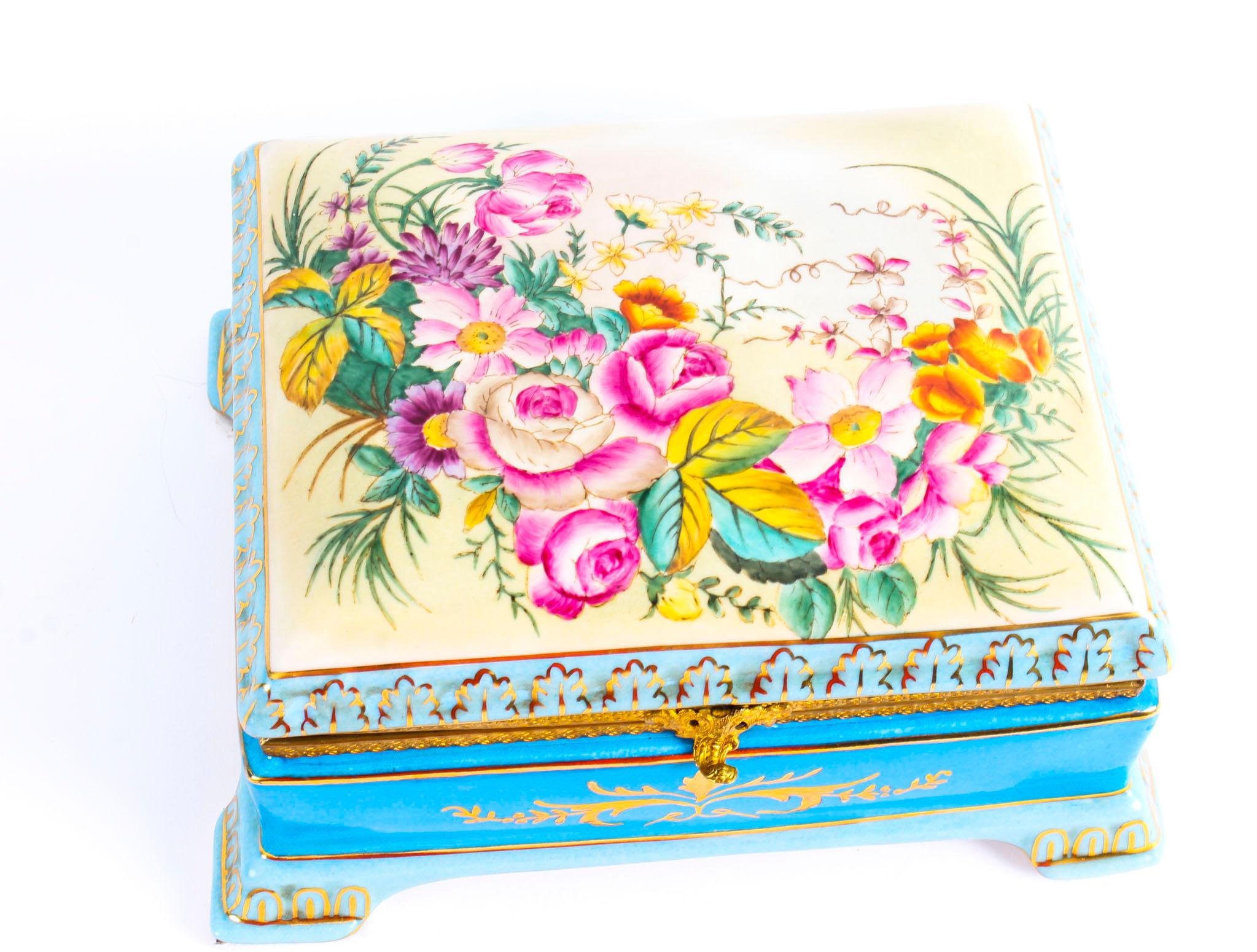 Sevres Style Gilded Celeste Light Blue Porcelain Jewellery Casket Late 20th C In Good Condition In London, GB