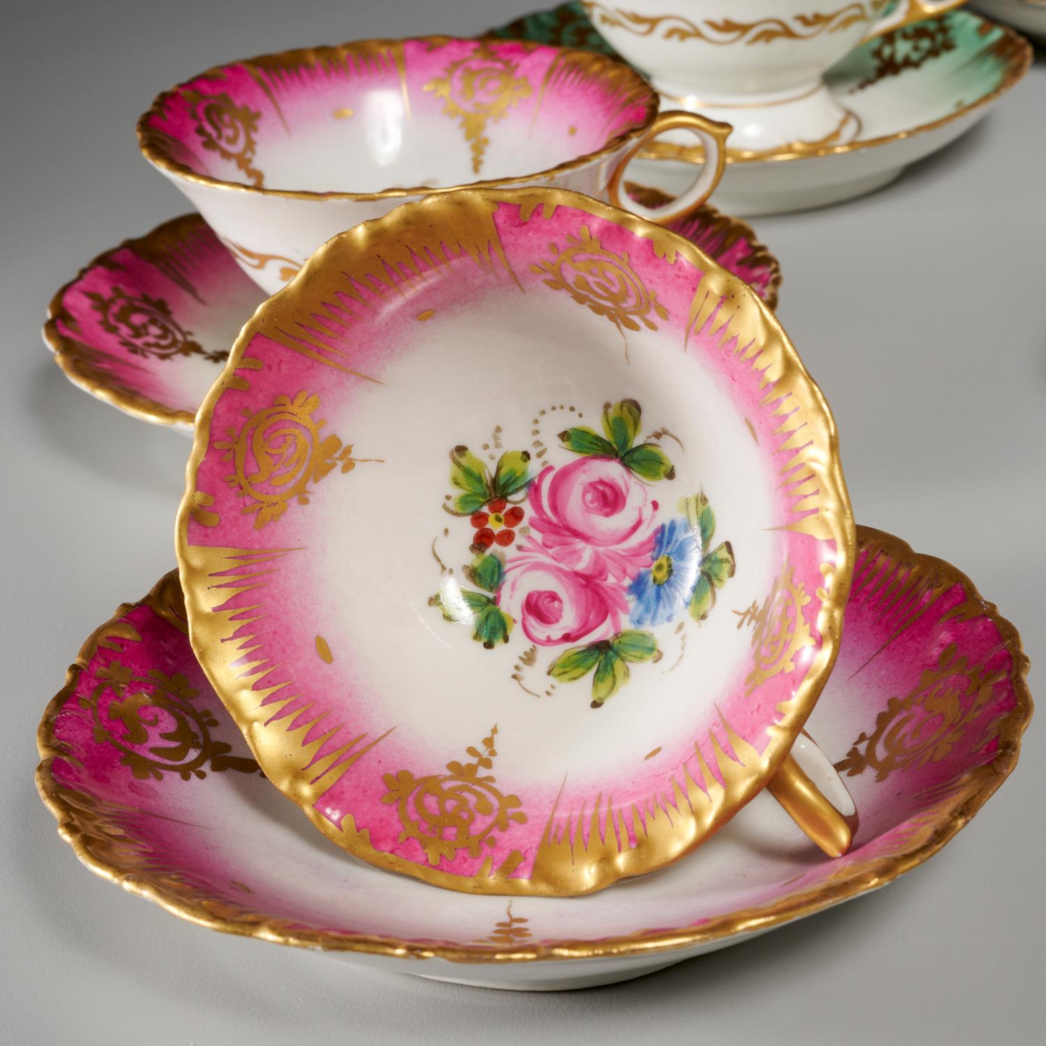 Art nouveau Service à dessert de style Sèvres en porcelaine dorée et émaillée polychrome pour 12 personnes en vente