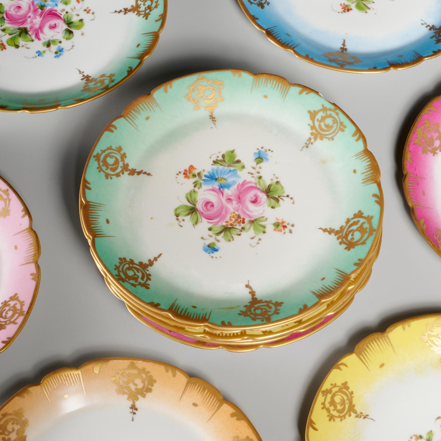 20th Century Sèvres Style Gilt and Painted Porcelain Dessert Service for 12 For Sale