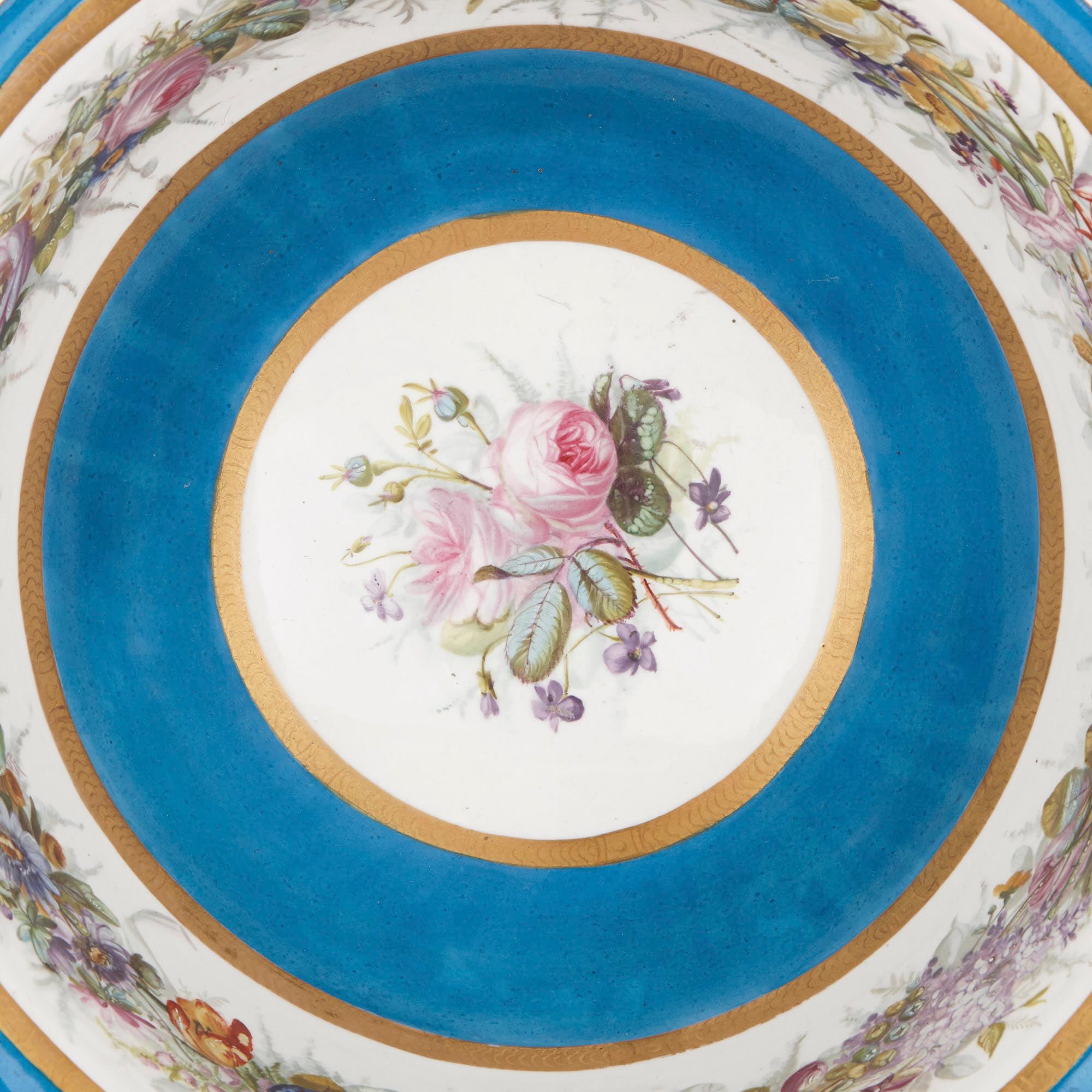 19th Century Sèvres style porcelain centrepiece  2