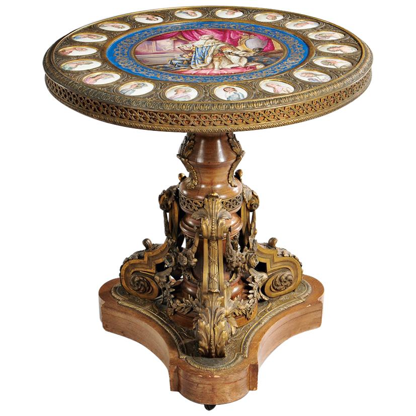 Centre de table de style Sèvres en bronze doré avec plaques de porcelaine en vente