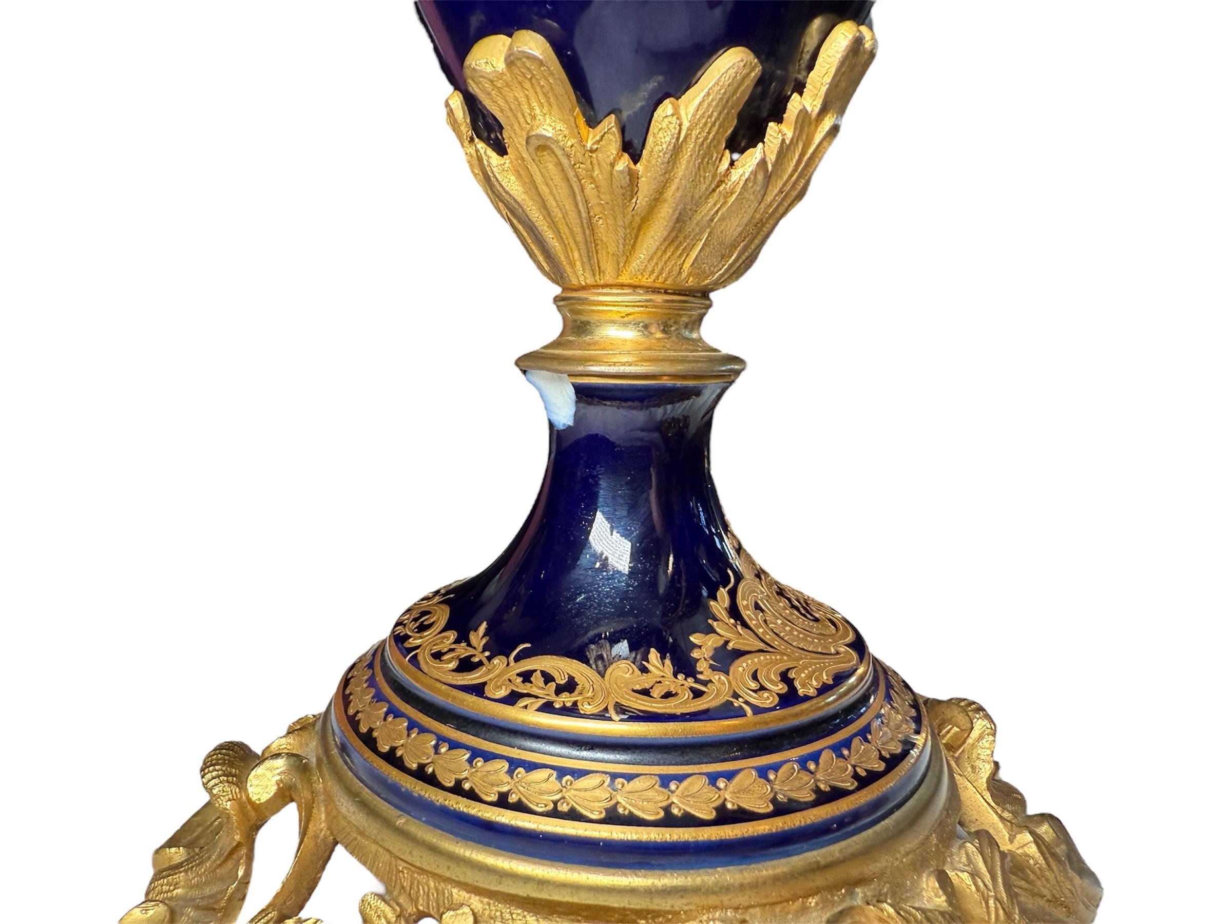 Sevres Style Pair Of Gilt Cobalt Blue Urns For Sale 3