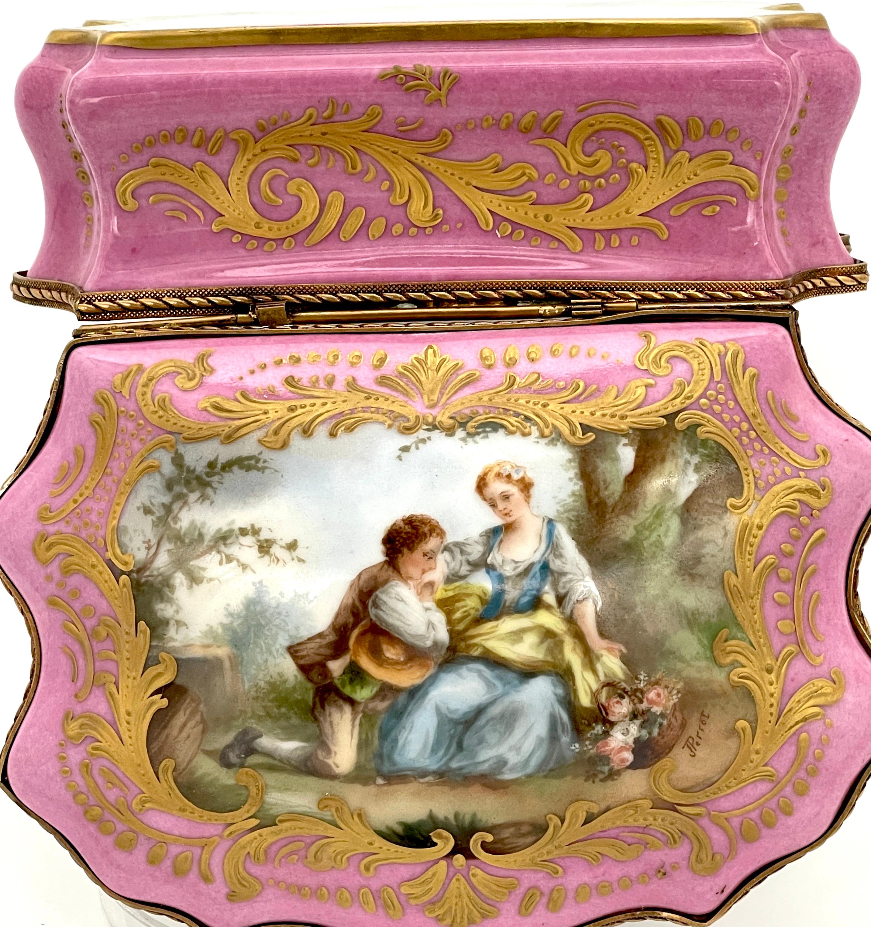 Caja de Sobremesa Montada de Ormolu con Motivo Watteau Bombe Rosa Estilo Sevres en venta 8