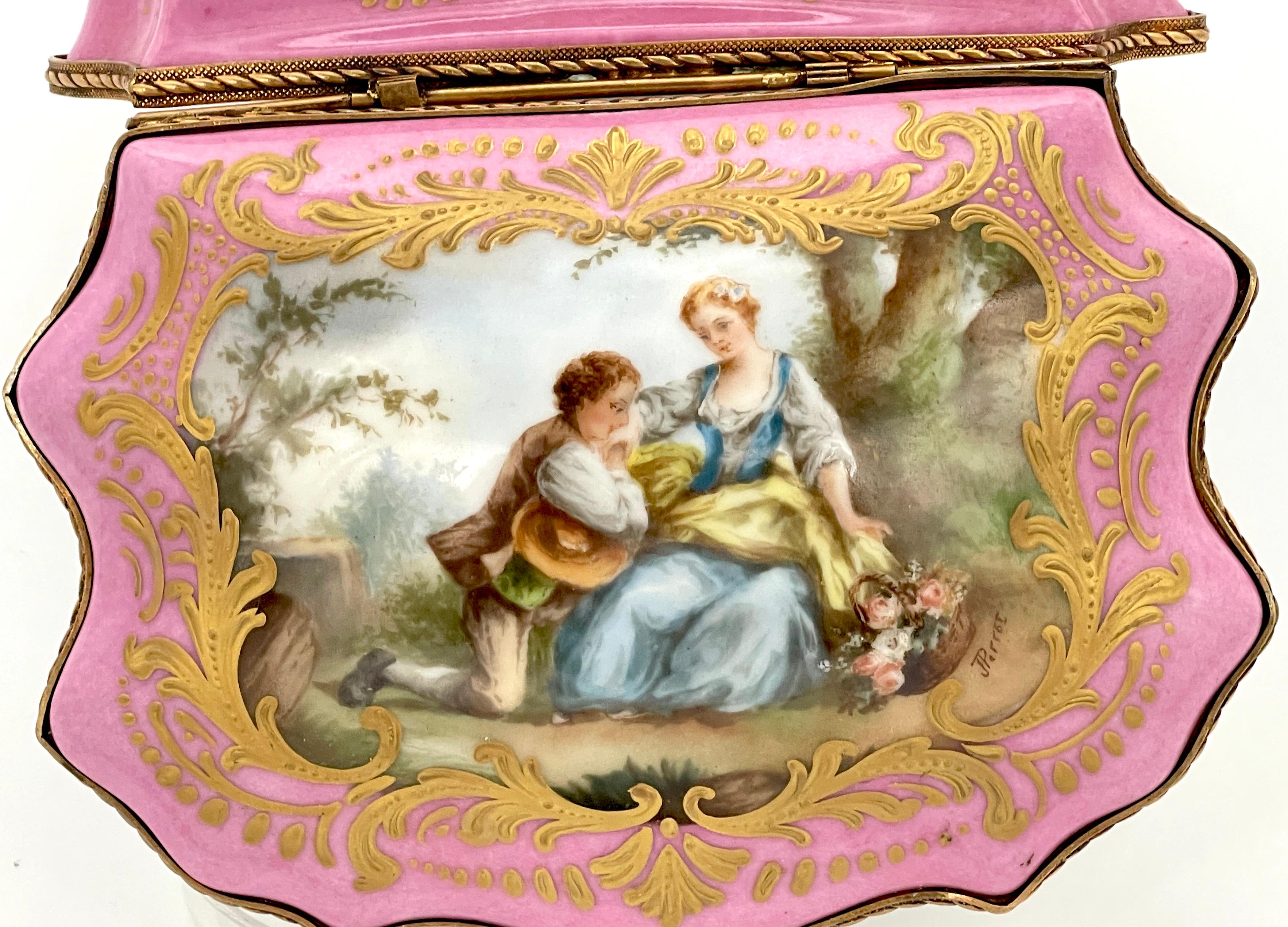Caja de Sobremesa Montada de Ormolu con Motivo Watteau Bombe Rosa Estilo Sevres en venta 9