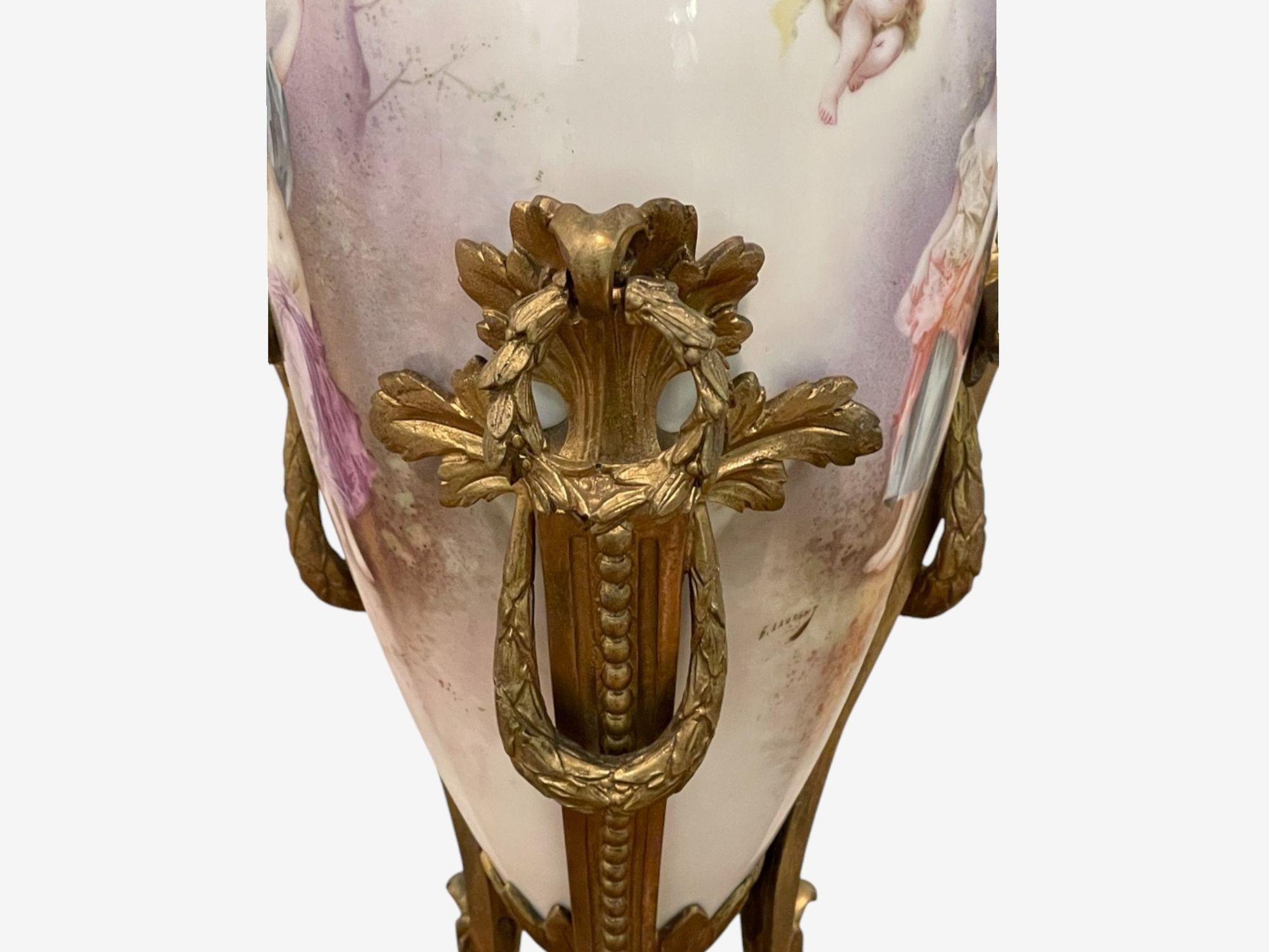 Urna in stile Sèvres, porcellana, bronzo, con scena allegorica di donna nuda, anni '30 in vendita 6