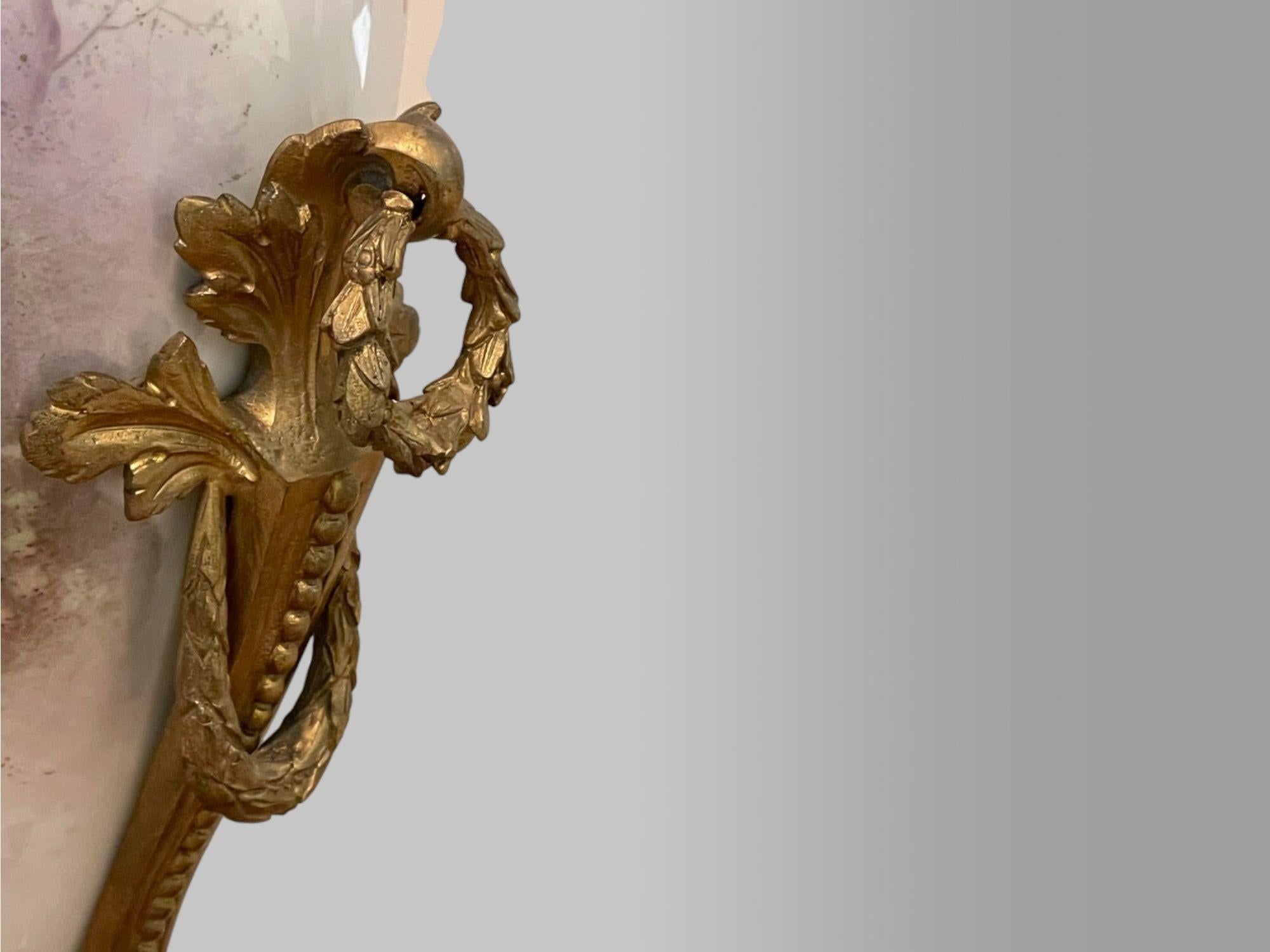 Urna in stile Sèvres, porcellana, bronzo, con scena allegorica di donna nuda, anni '30 in vendita 2
