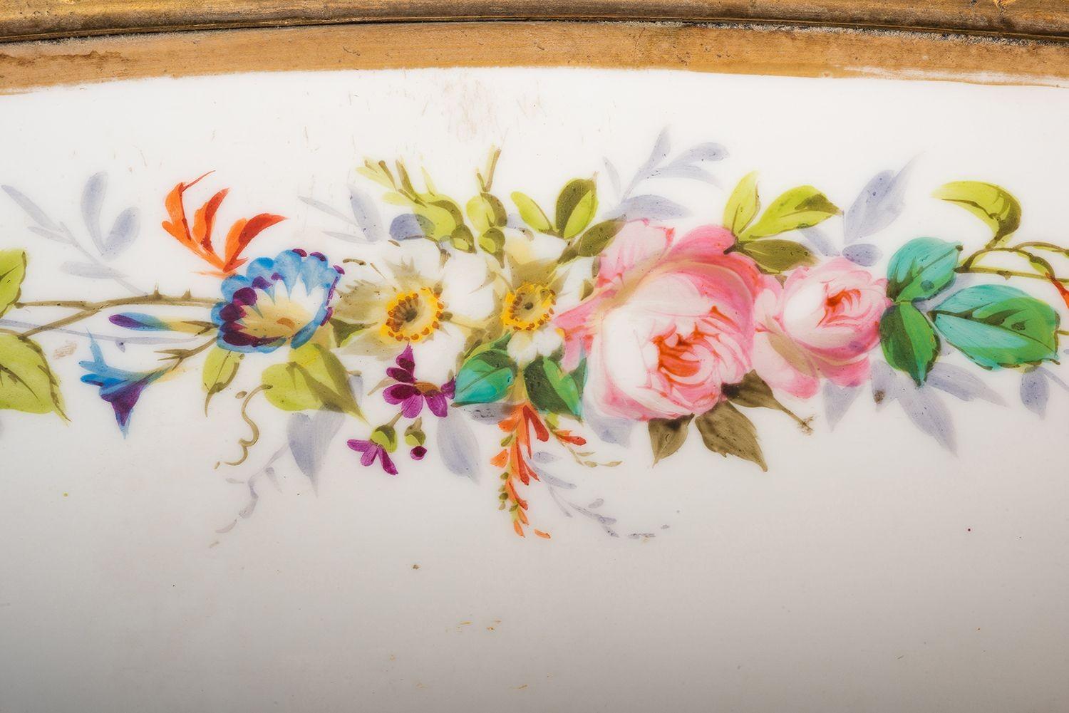 Sevres style porcelain Comport, circa 1890. For Sale 2
