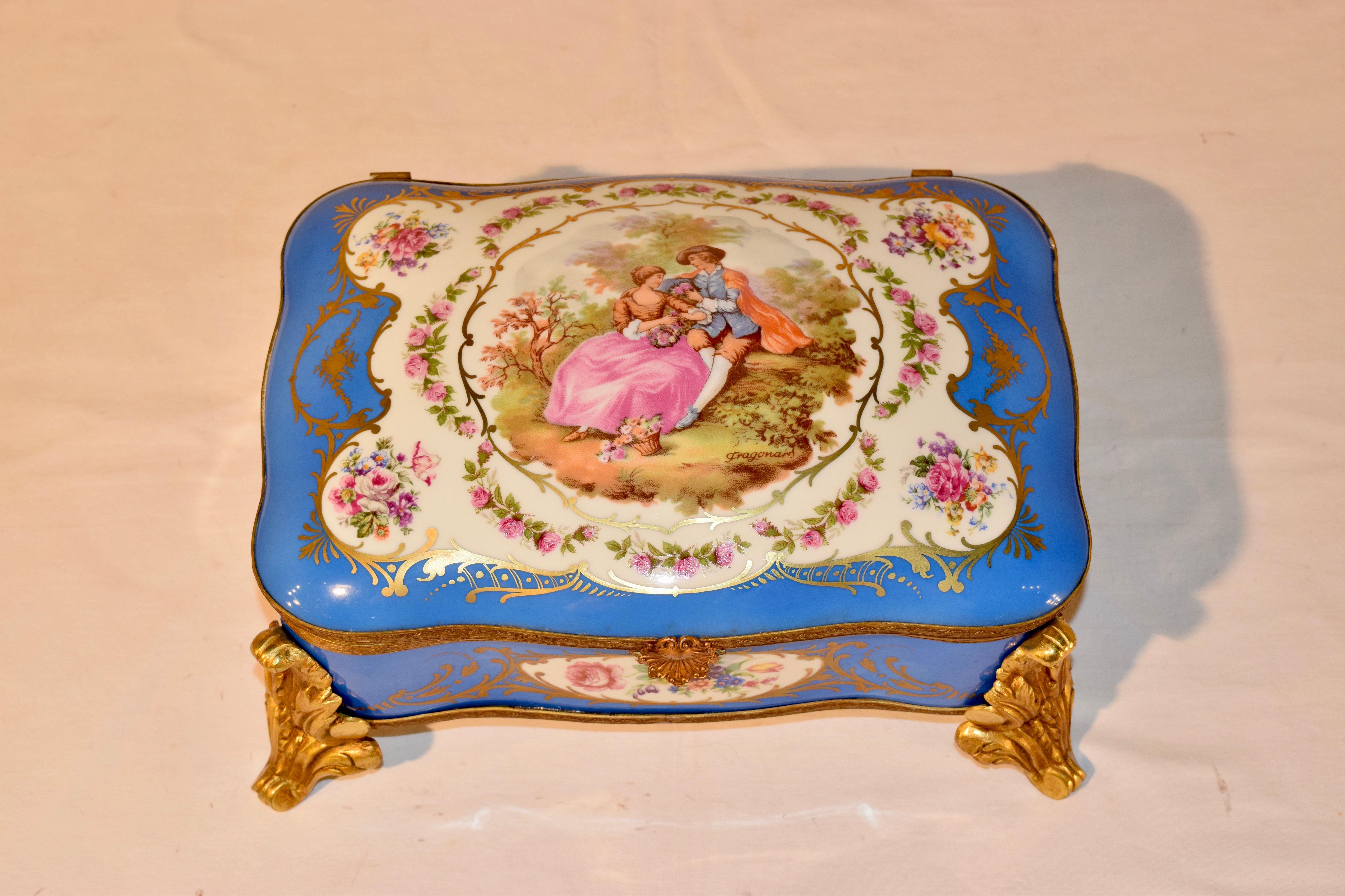 French Provincial Sevres Style Porcelain Footed Dresser Box, circa 1920 For Sale