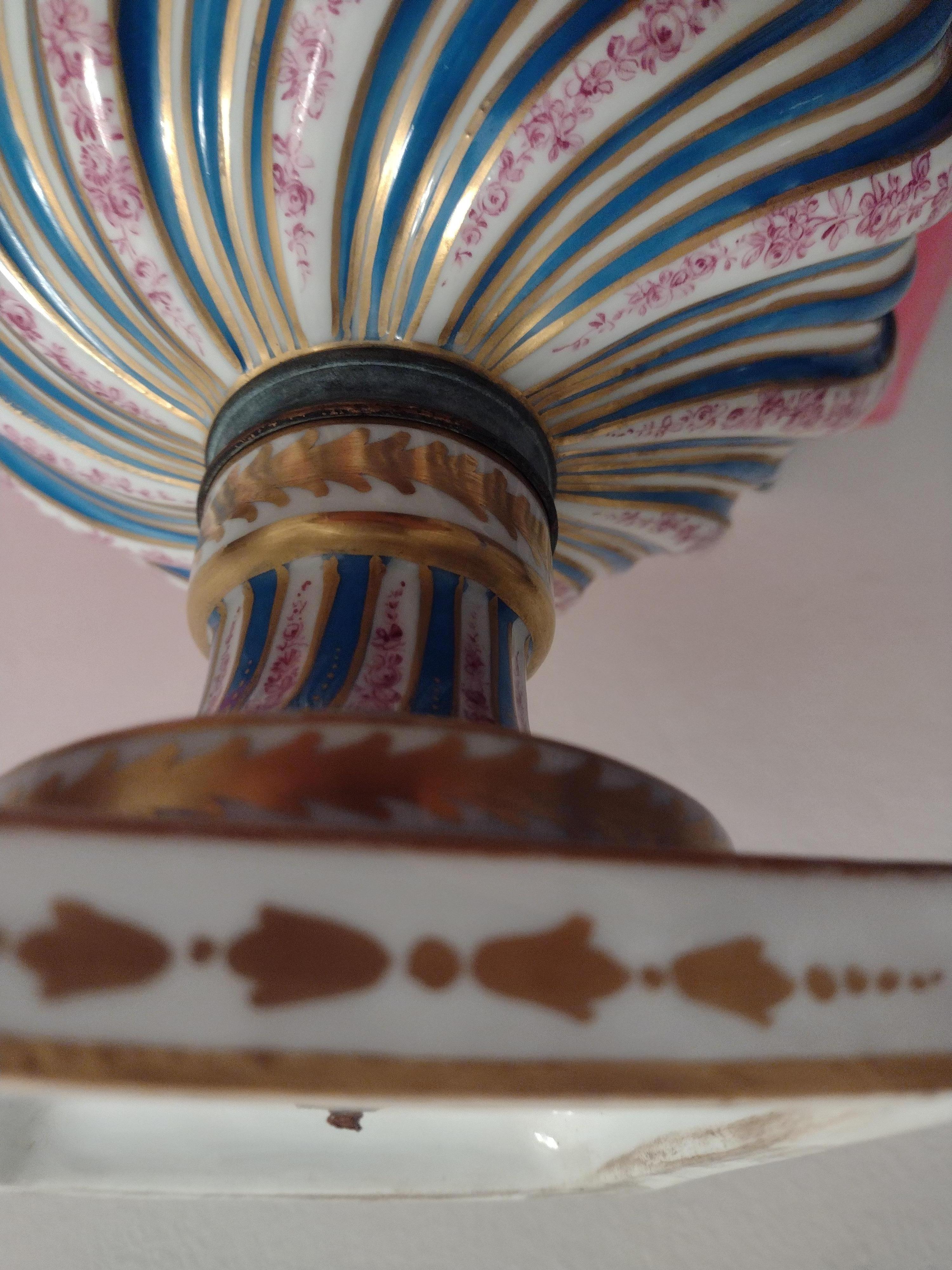 Porcelaine Vase en porcelaine de style Sèvres, France Début du 20e siècle  en vente