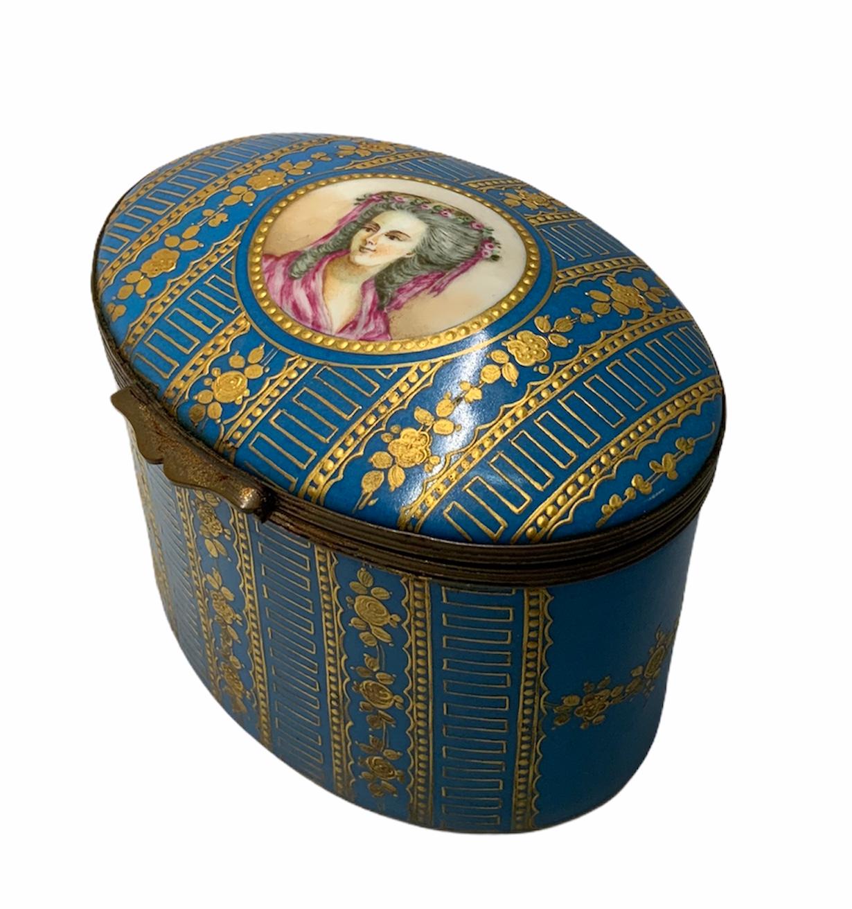 Victorian Sevres Style Porcelaine De Paris Hinged Chest Box