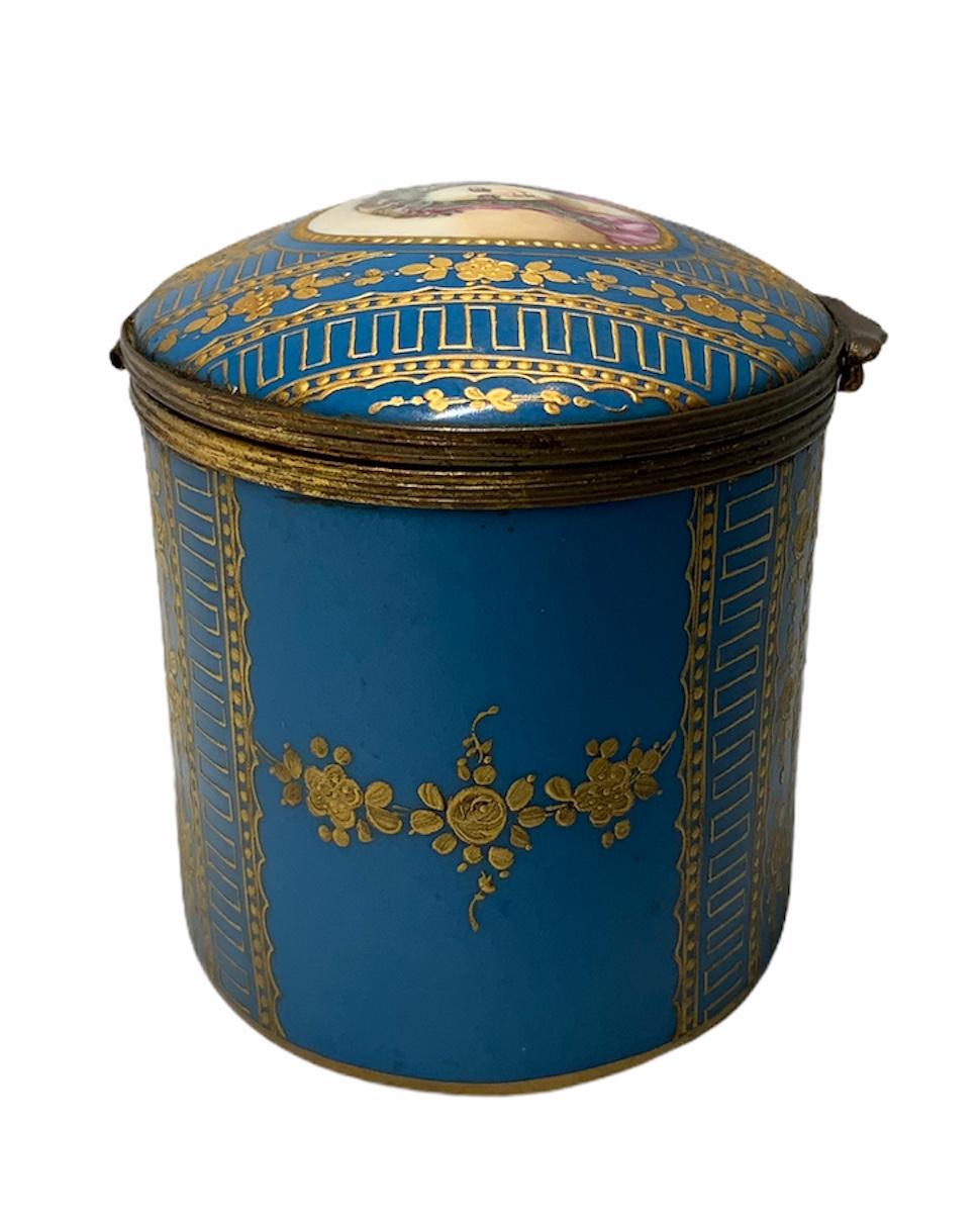 Sevres Style Porcelaine De Paris Hinged Chest Box 2