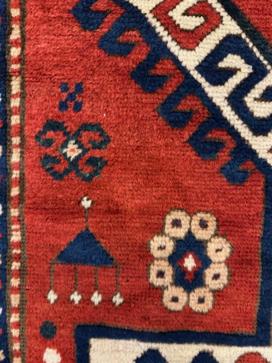 Tessuto a mano Tappeto Kazak di Sewan in vendita