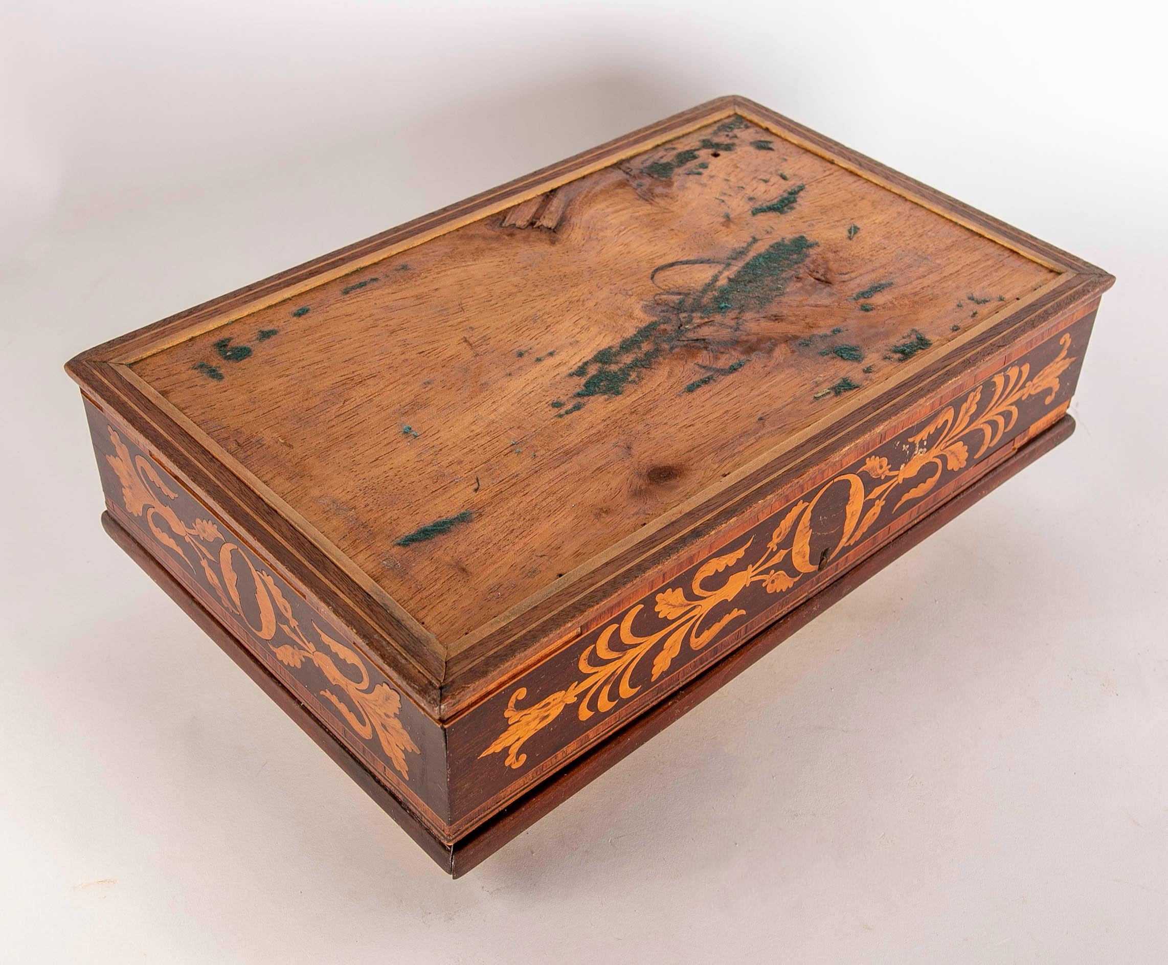 Sewing and Wooden Jewellery Box with Inlaid Inlay For Sale 9