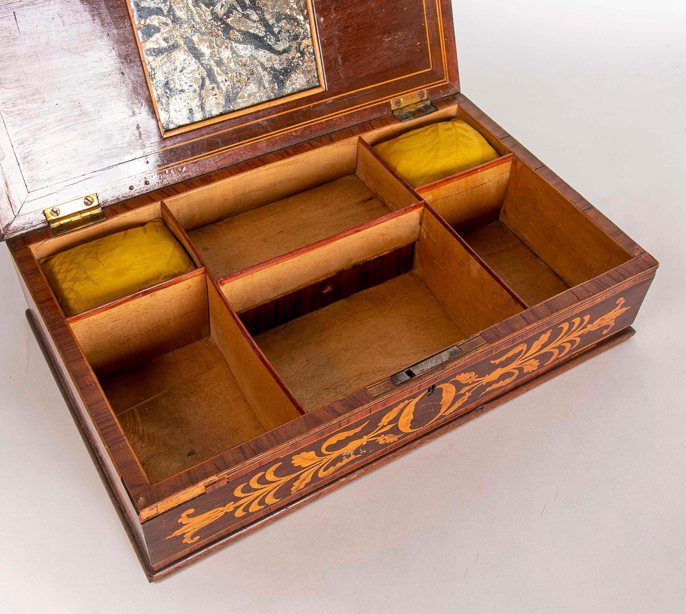 20th Century Sewing and Wooden Jewellery Box with Inlaid Inlay For Sale